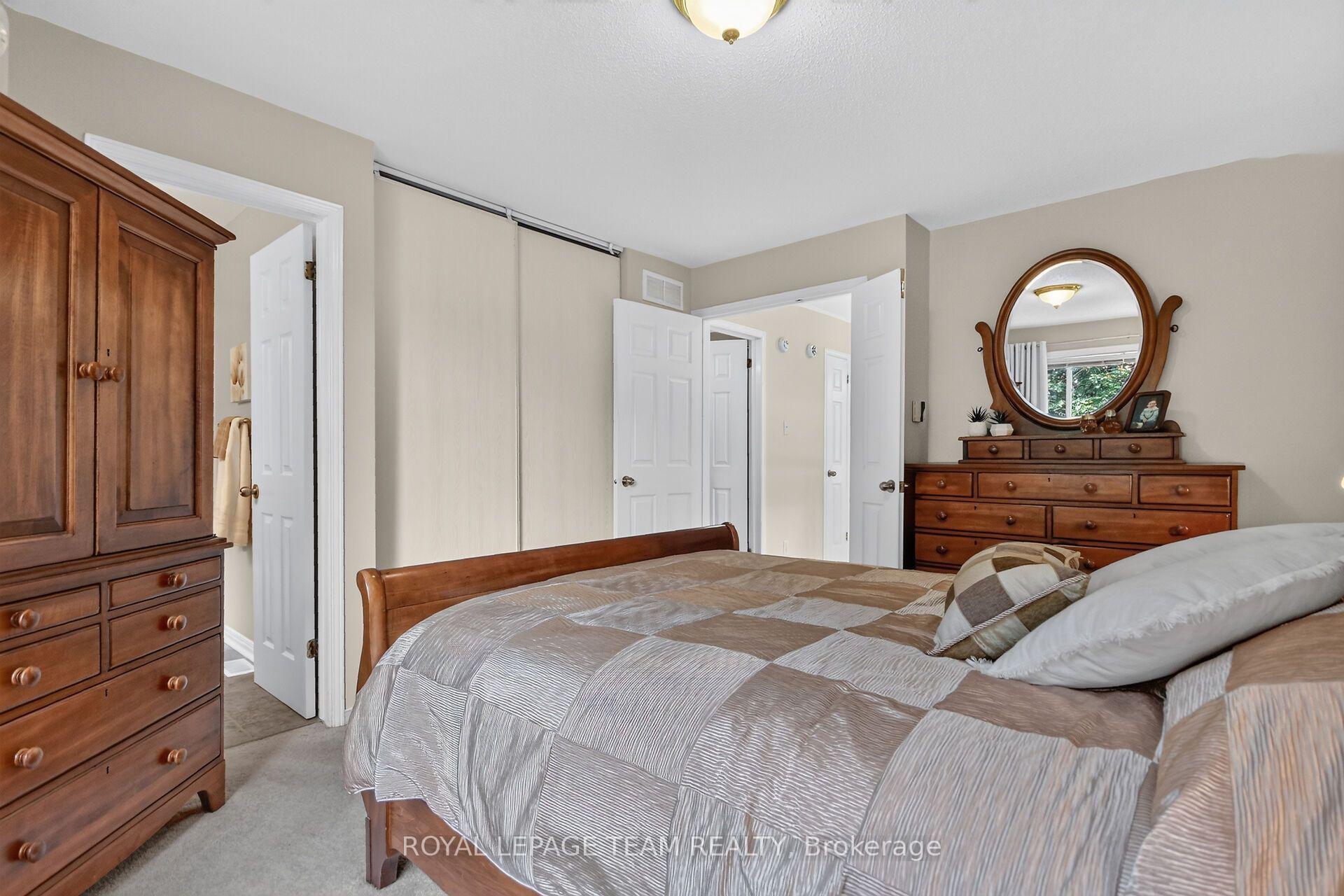 Photo 28 of 72 Sheppard's Glen Avenue, Ottawa, Kanata - Emerald Meadows/Trailwest — HOMEH