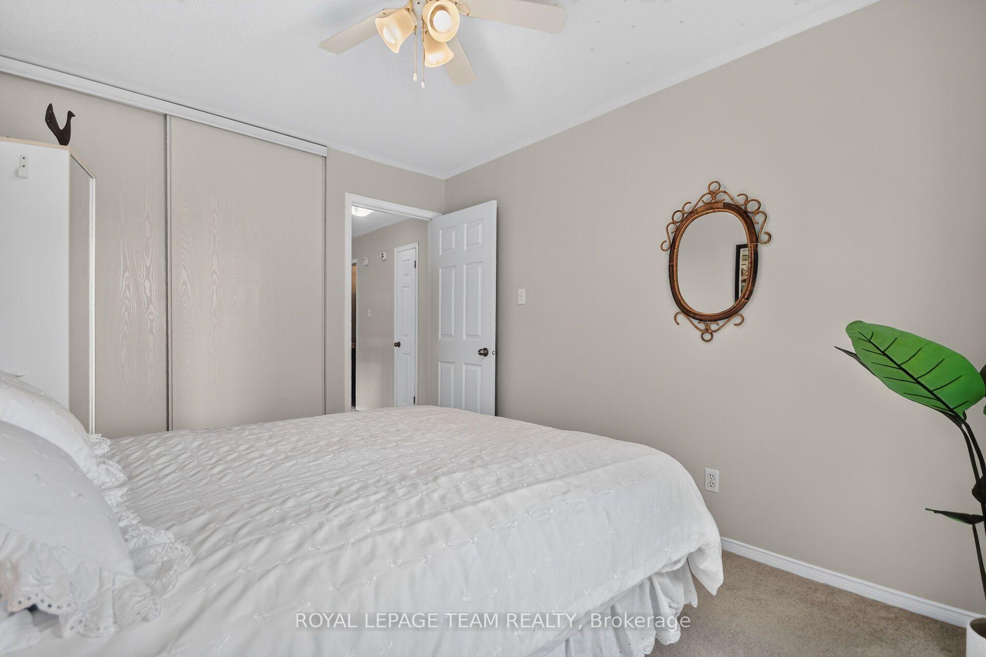 Photo 33 of 72 Sheppard's Glen Avenue, Ottawa, Kanata - Emerald Meadows/Trailwest — HOMEH