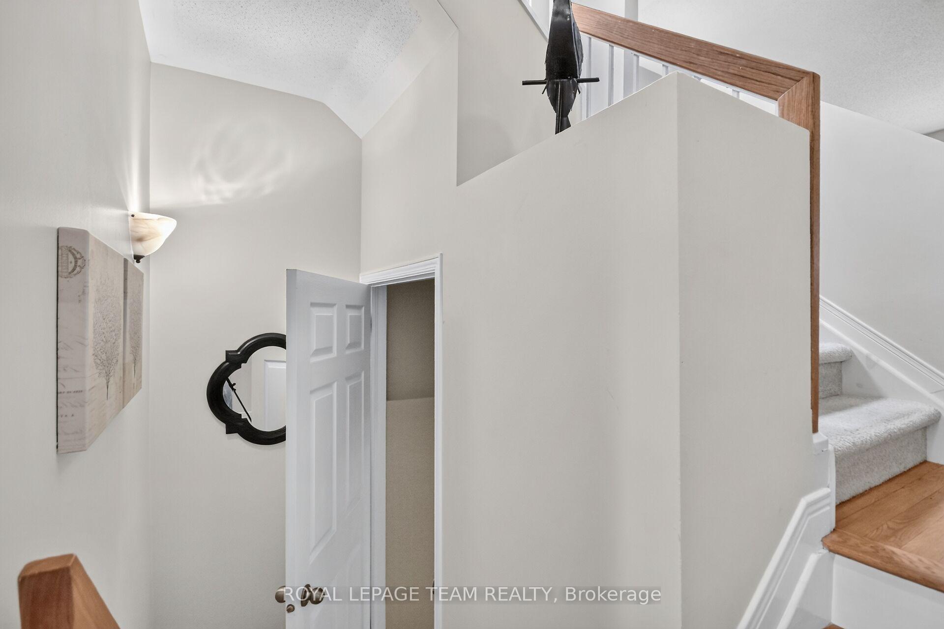 Photo 41 of 72 Sheppard's Glen Avenue, Ottawa, Kanata - Emerald Meadows/Trailwest — HOMEH