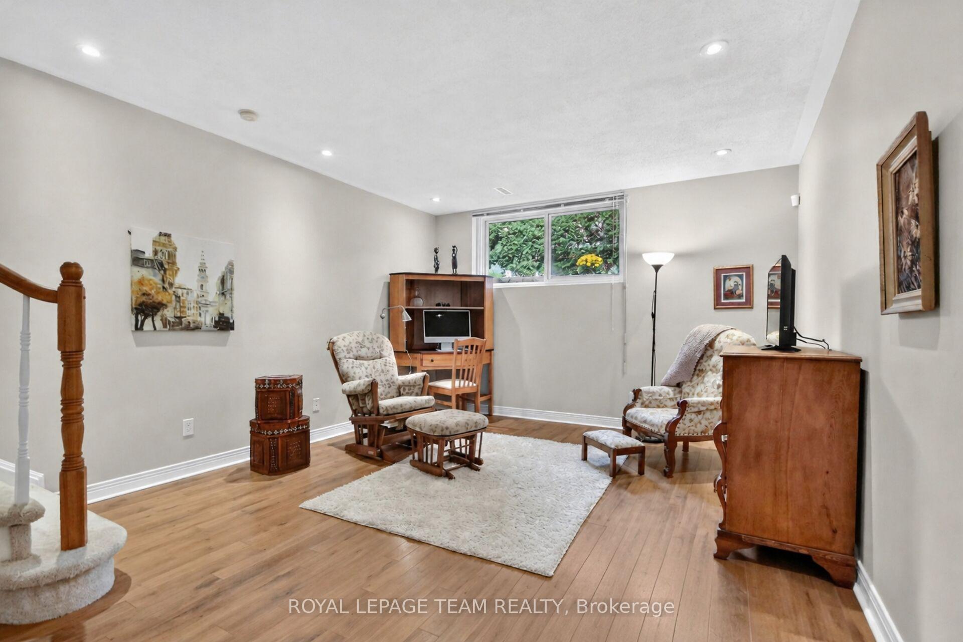 Photo 42 of 72 Sheppard's Glen Avenue, Ottawa, Kanata - Emerald Meadows/Trailwest — HOMEH