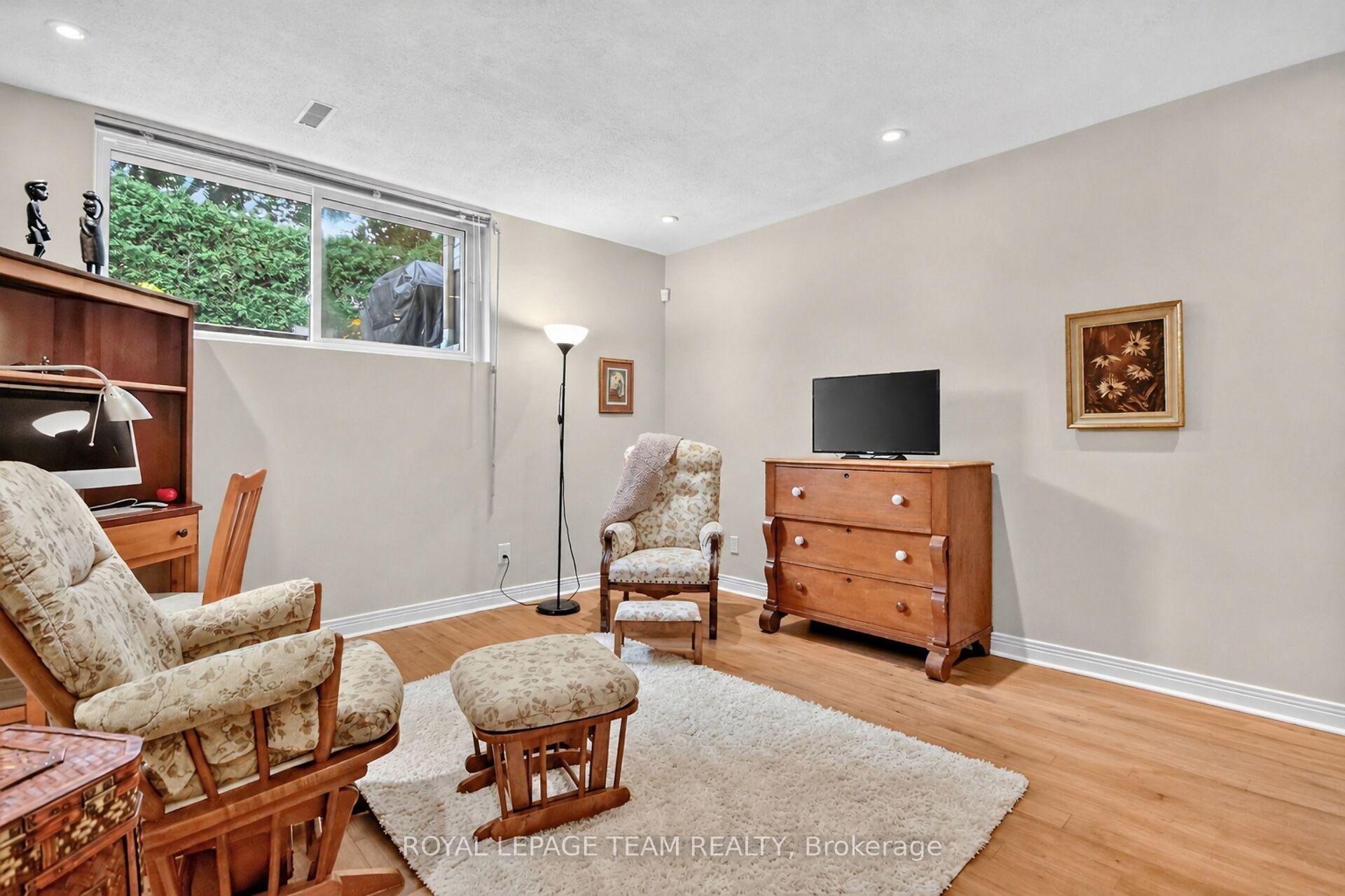 Photo 43 of 72 Sheppard's Glen Avenue, Ottawa, Kanata - Emerald Meadows/Trailwest — HOMEH