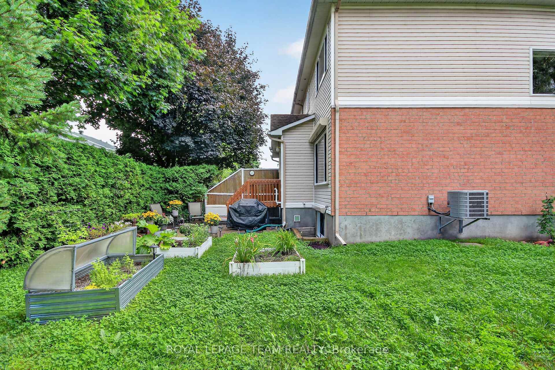 Photo 45 of 72 Sheppard's Glen Avenue, Ottawa, Kanata - Emerald Meadows/Trailwest — HOMEH