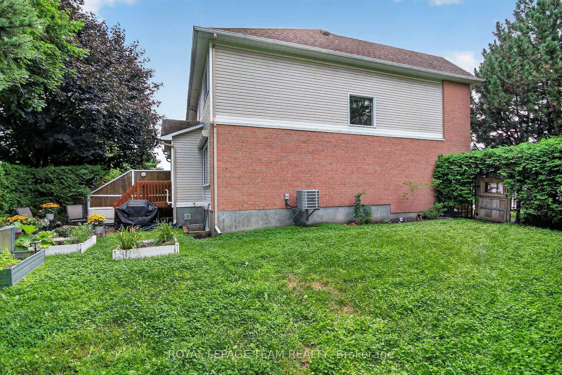 Photo 46 of 72 Sheppard's Glen Avenue, Ottawa, Kanata - Emerald Meadows/Trailwest — HOMEH