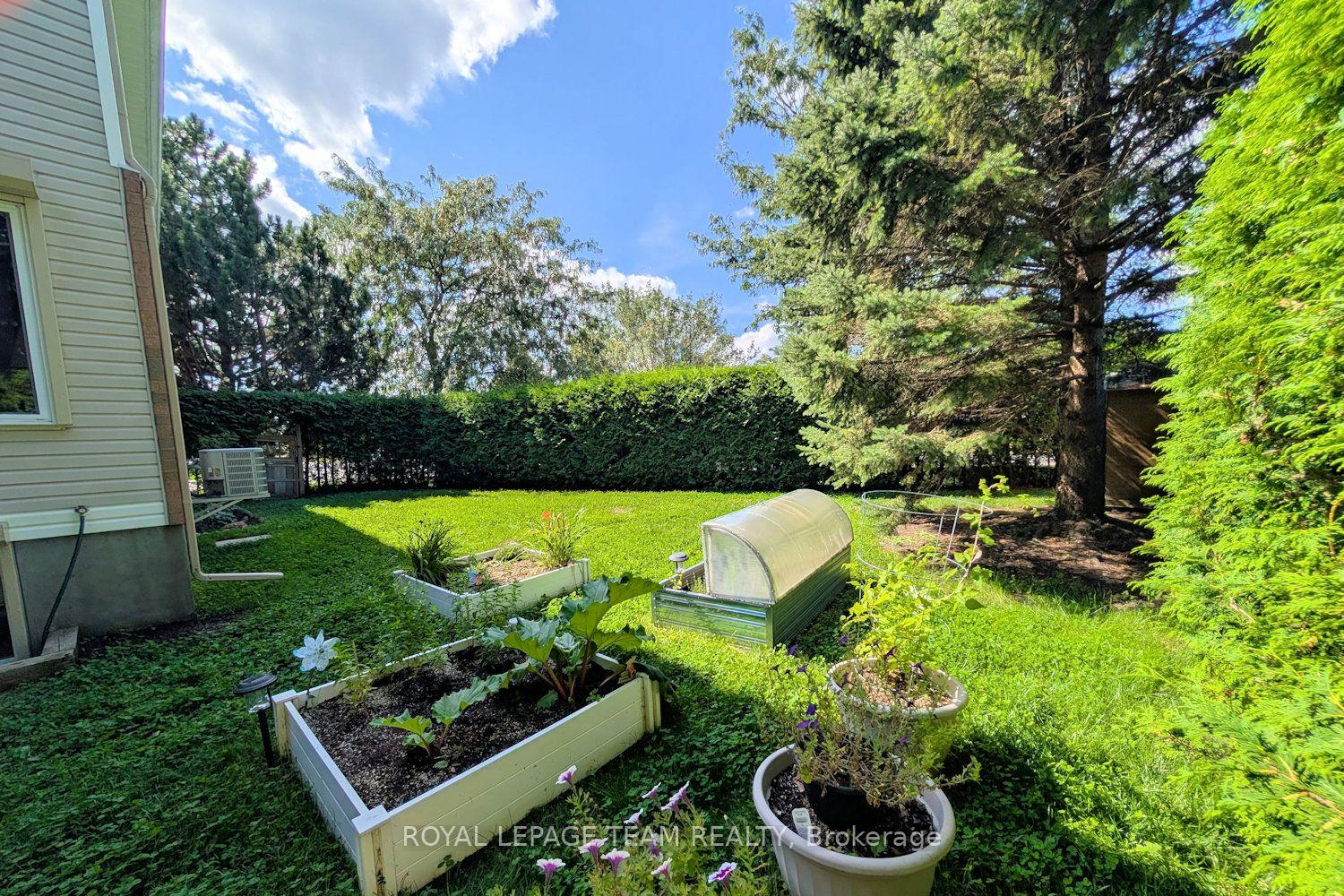 Photo 48 of 72 Sheppard's Glen Avenue, Ottawa, Kanata - Emerald Meadows/Trailwest — HOMEH