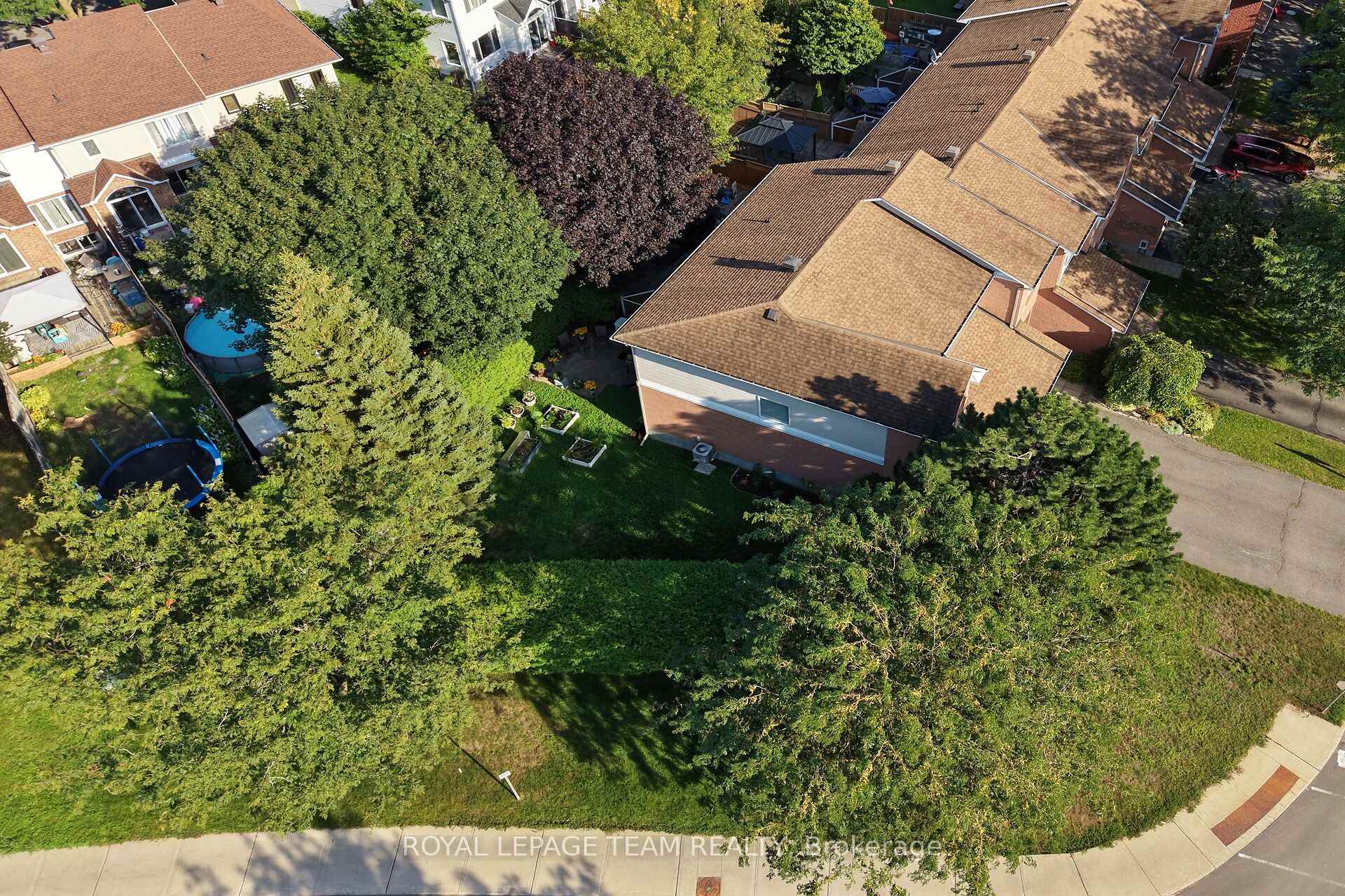 Photo 49 of 72 Sheppard's Glen Avenue, Ottawa, Kanata - Emerald Meadows/Trailwest — HOMEH