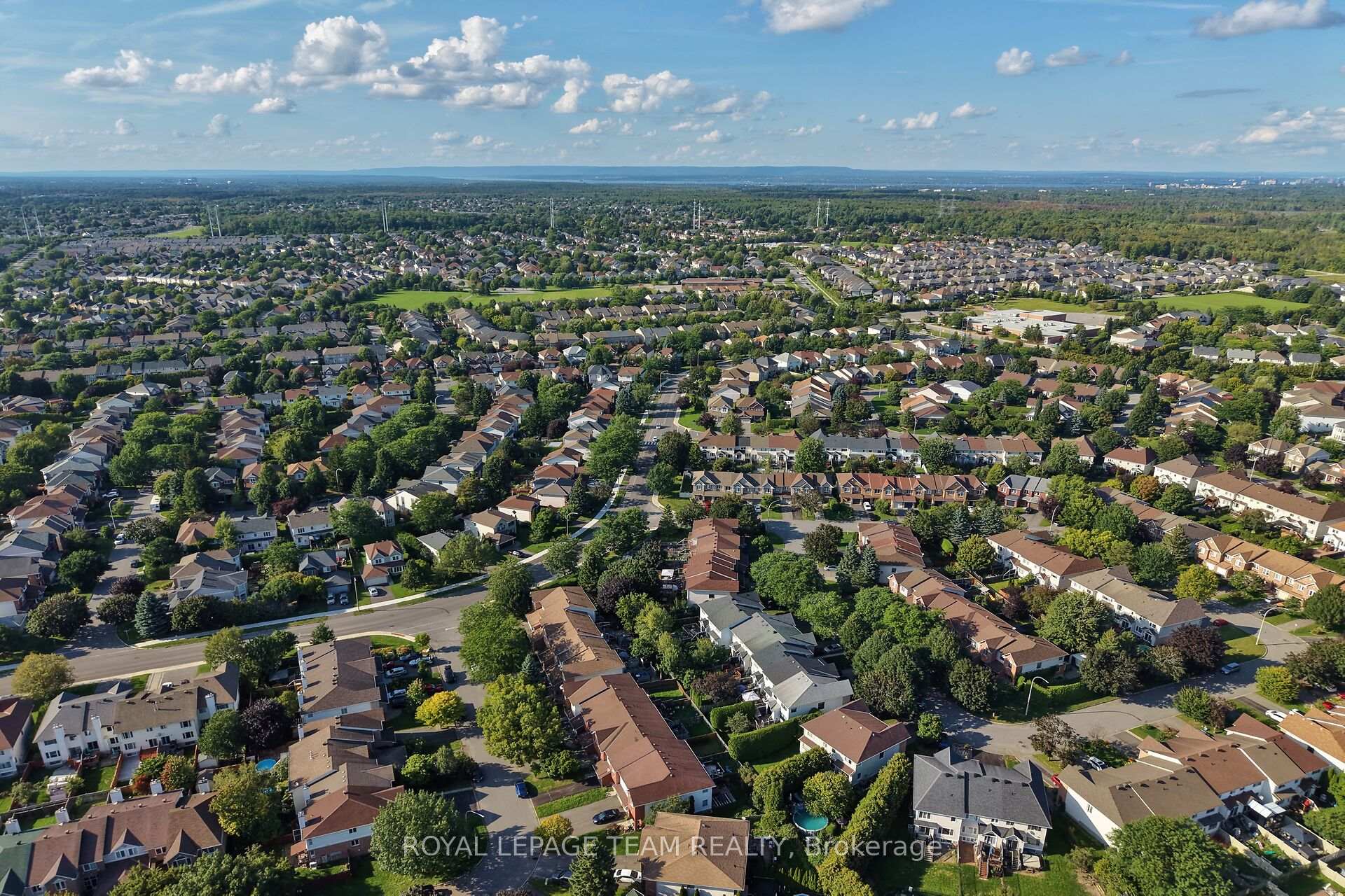 Photo 51 of 72 Sheppard's Glen Avenue, Ottawa, Kanata - Emerald Meadows/Trailwest — HOMEH