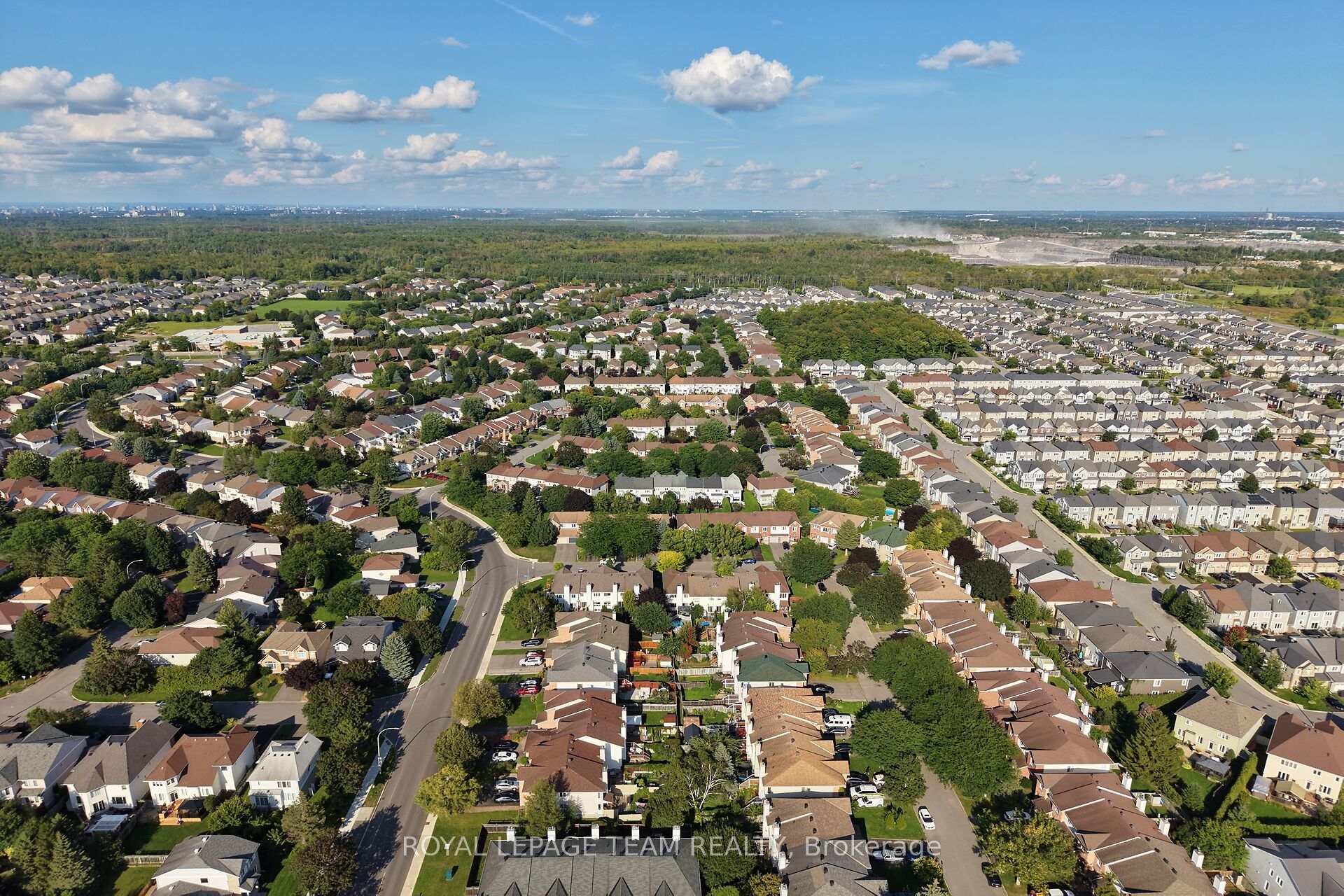 Photo 52 of 72 Sheppard's Glen Avenue, Ottawa, Kanata - Emerald Meadows/Trailwest — HOMEH