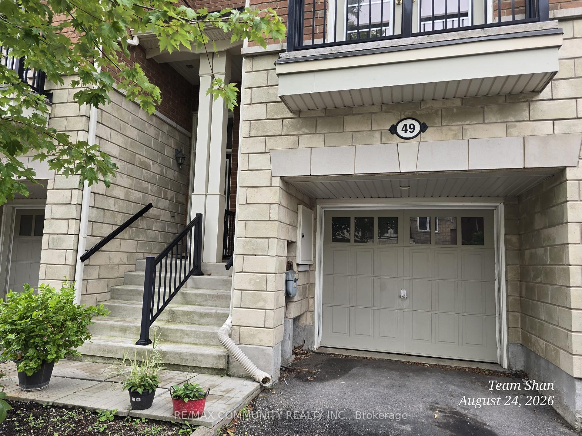 Photo 3 of 49 Ferguson Street, Scarborough, Clairlea-Birchmount — HOMEH