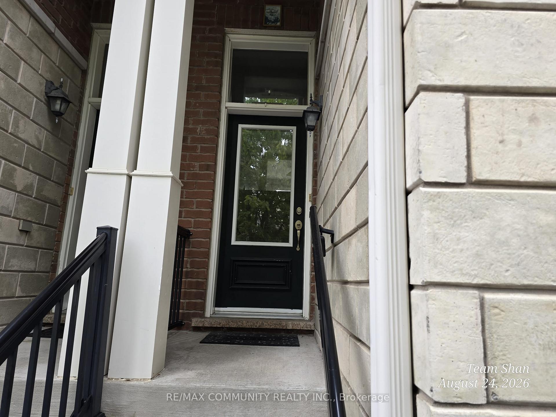 Photo 4 of 49 Ferguson Street, Scarborough, Clairlea-Birchmount — HOMEH