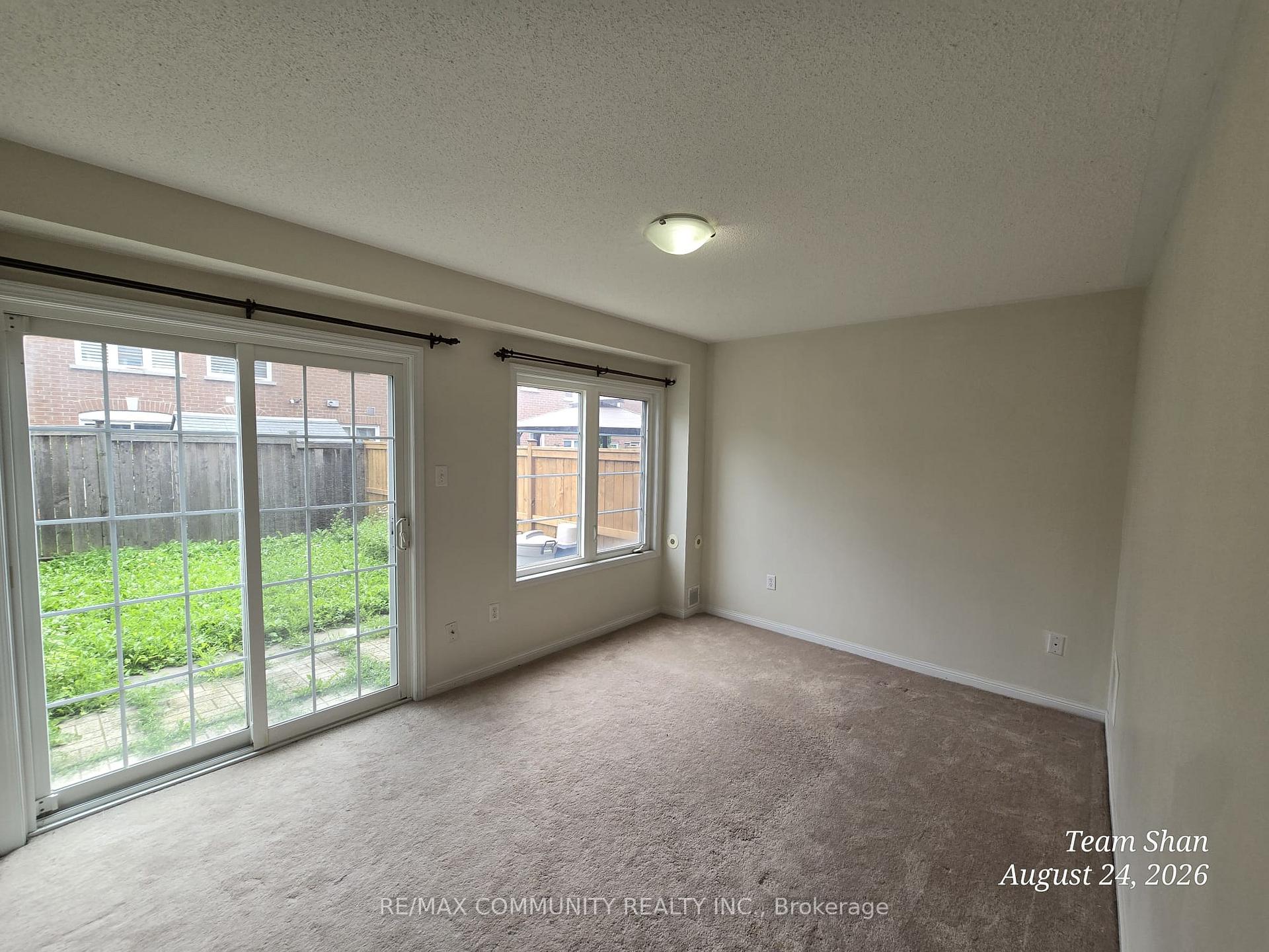 Photo 7 of 49 Ferguson Street, Scarborough, Clairlea-Birchmount — HOMEH