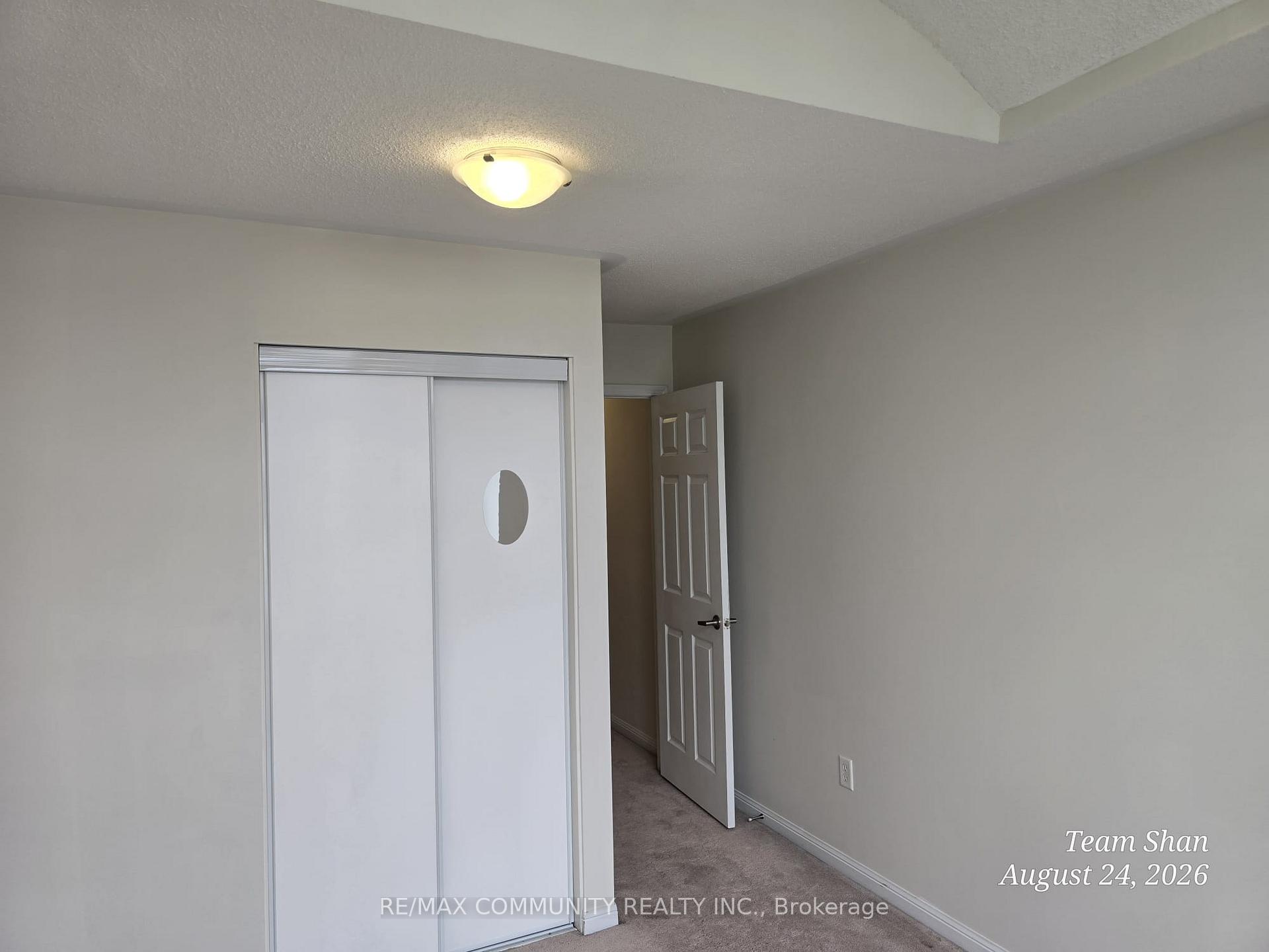 Photo 13 of 49 Ferguson Street, Scarborough, Clairlea-Birchmount — HOMEH