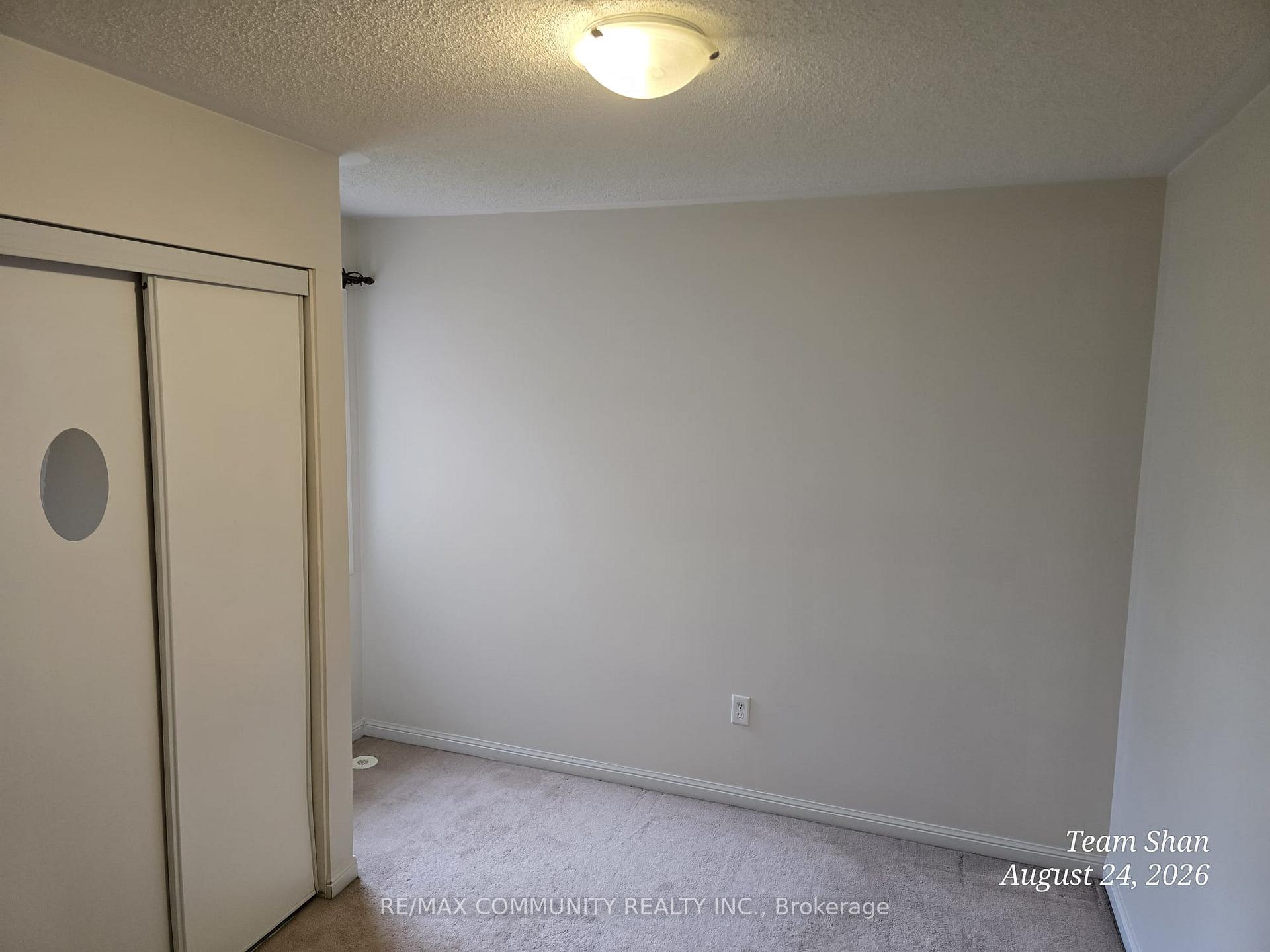 Photo 15 of 49 Ferguson Street, Scarborough, Clairlea-Birchmount — HOMEH