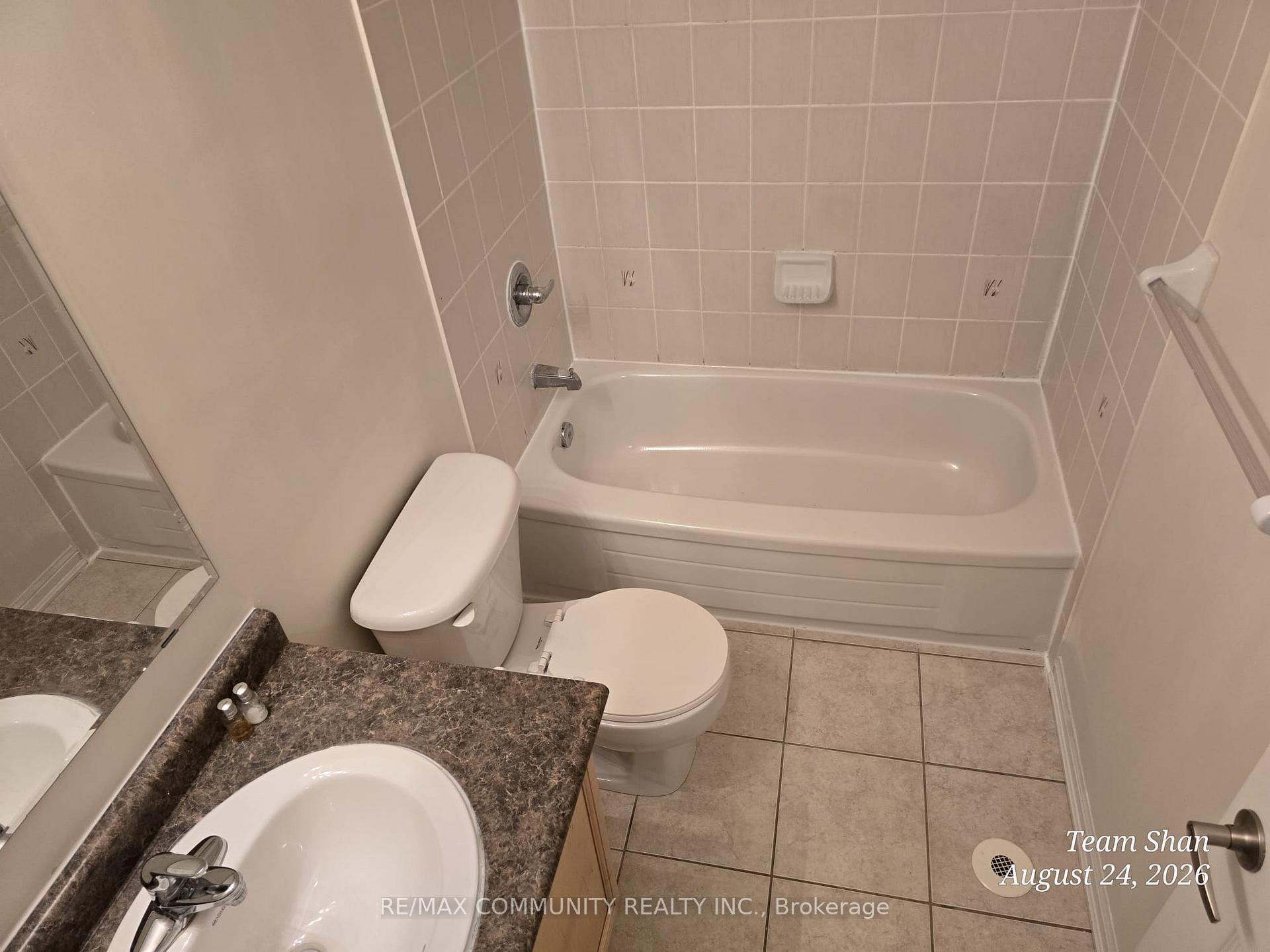 Photo 21 of 49 Ferguson Street, Scarborough, Clairlea-Birchmount — HOMEH