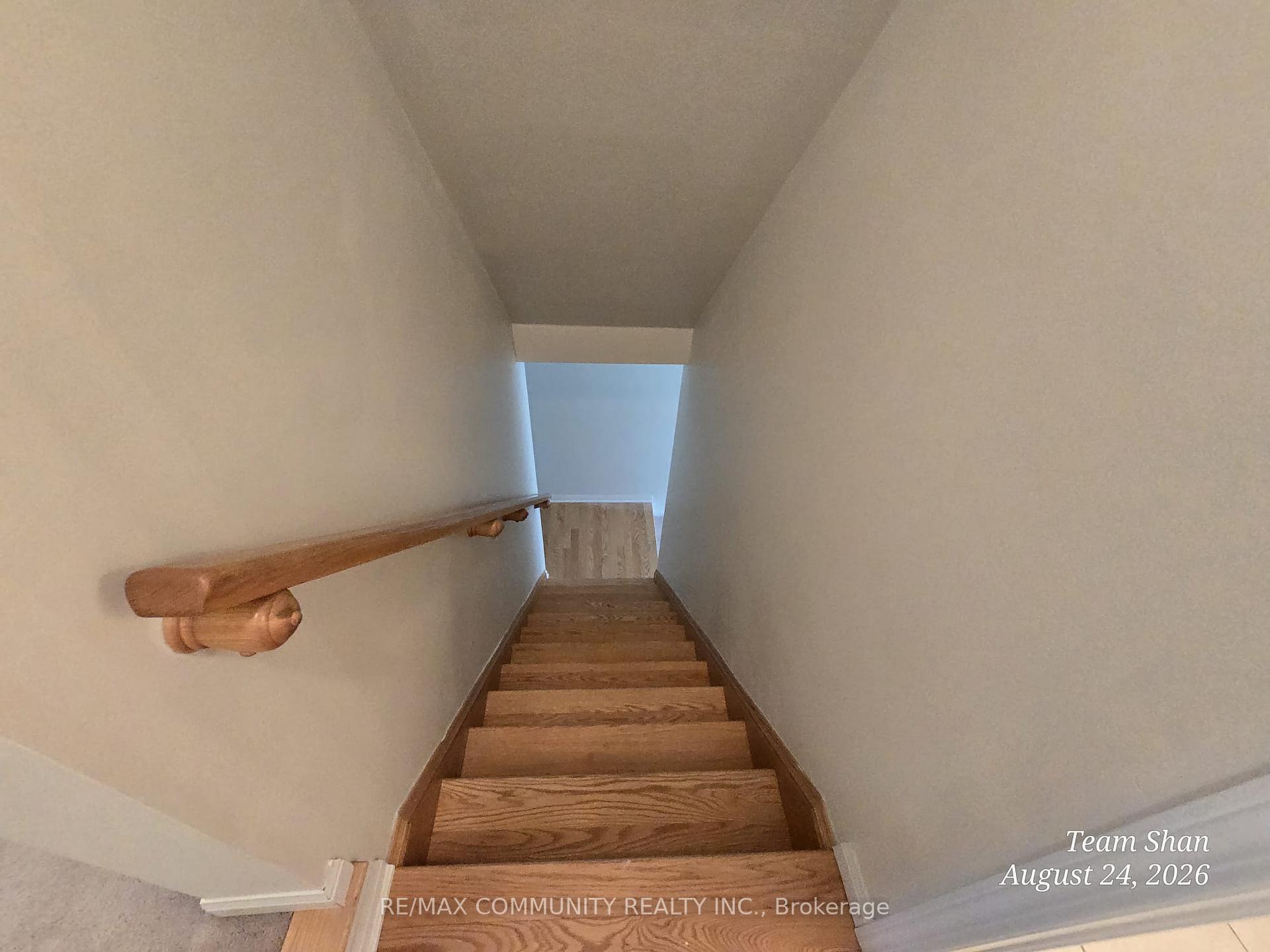 Photo 24 of 49 Ferguson Street, Scarborough, Clairlea-Birchmount — HOMEH