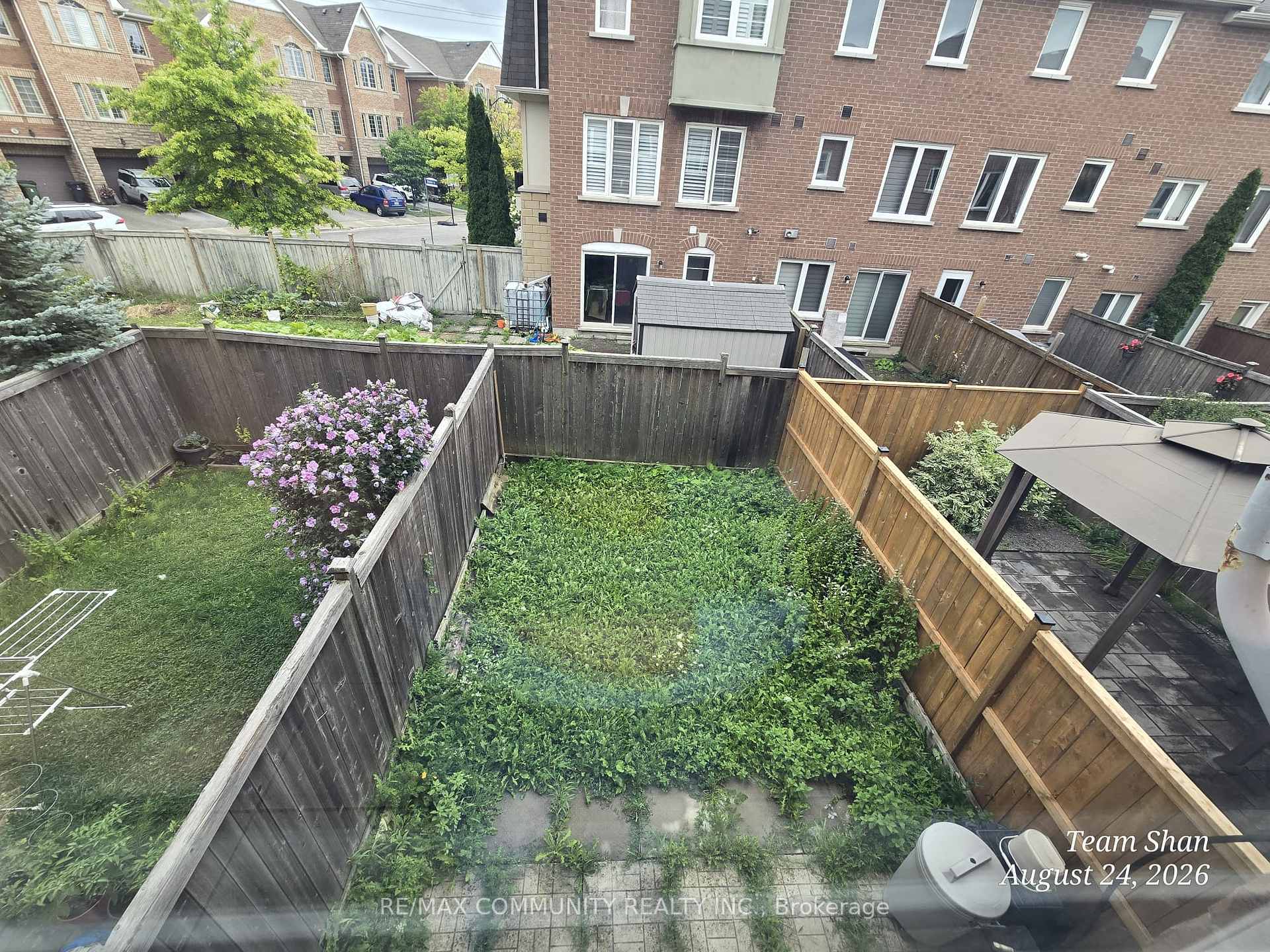 Photo 26 of 49 Ferguson Street, Scarborough, Clairlea-Birchmount — HOMEH