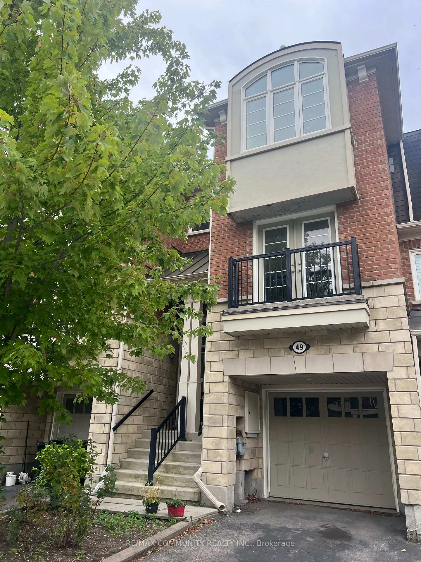 Photo 1 of 49 Ferguson Street, Scarborough, Clairlea-Birchmount — HOMEH