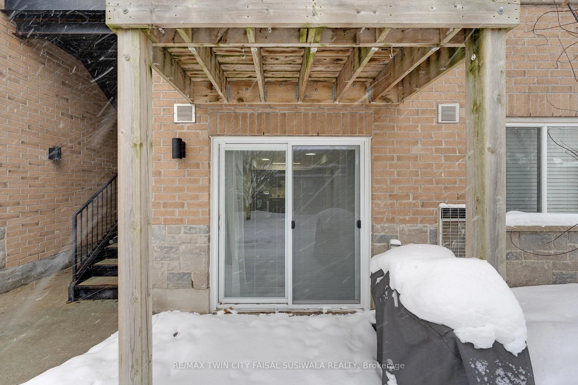 Photo 8 of Unit 1C, 185 Windale Crescent, Kitchener, Laurentian Hills — HOMEH
