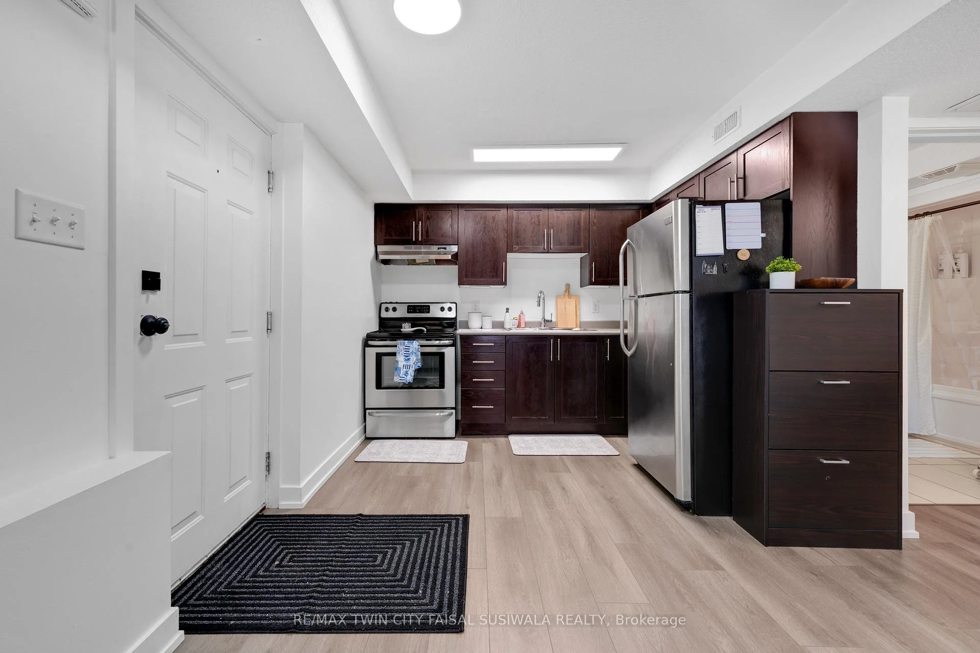 Photo 12 of Unit 1C, 185 Windale Crescent, Kitchener, Laurentian Hills — HOMEH