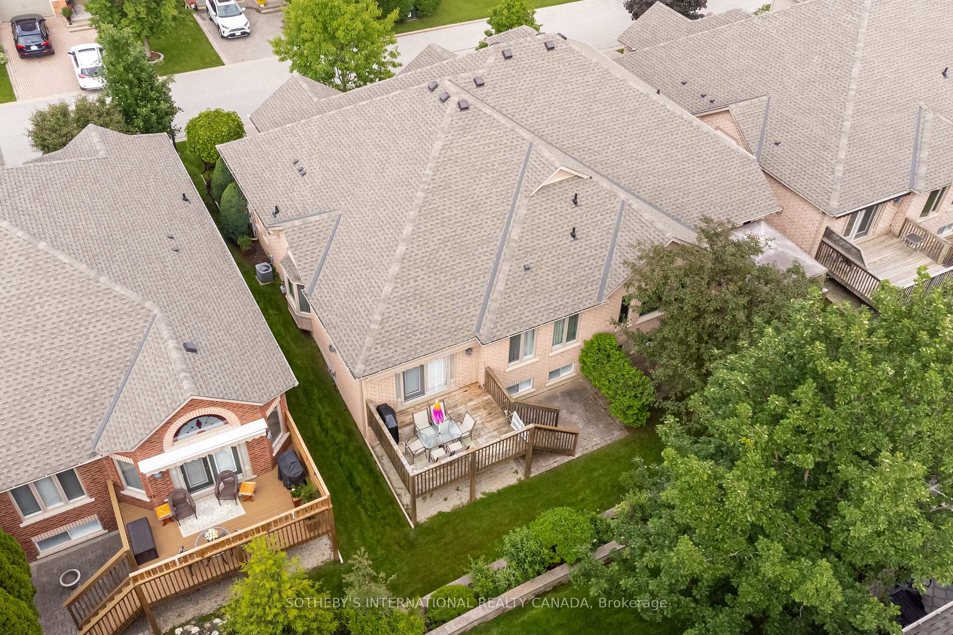 Photo 3 of 14 Artisan Lane, New Tecumseth, Alliston — HOMEH