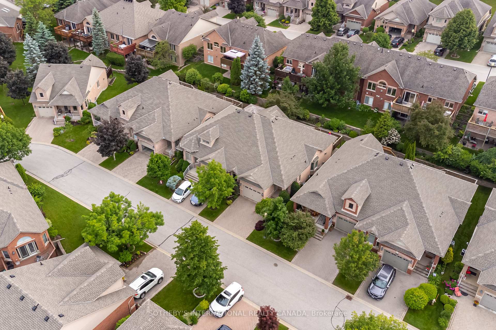 Photo 4 of 14 Artisan Lane, New Tecumseth, Alliston — HOMEH