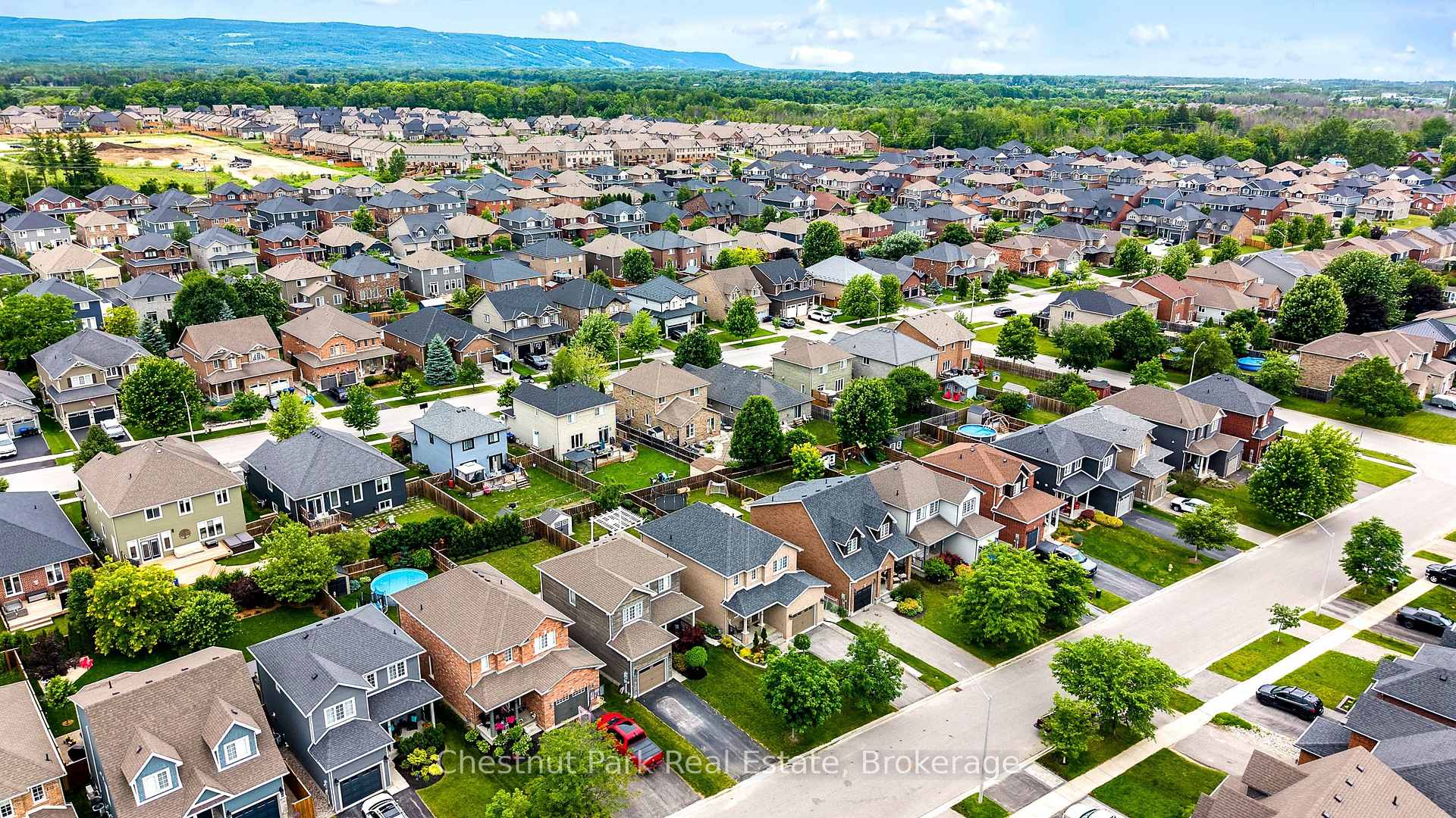 Photo 11 of 89 Garbutt Crescent, Collingwood — HOMEH