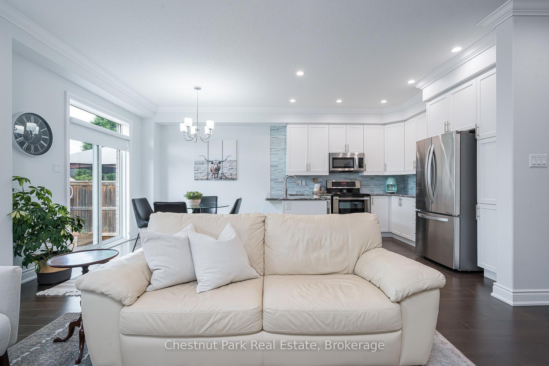 Photo 16 of 89 Garbutt Crescent, Collingwood — HOMEH