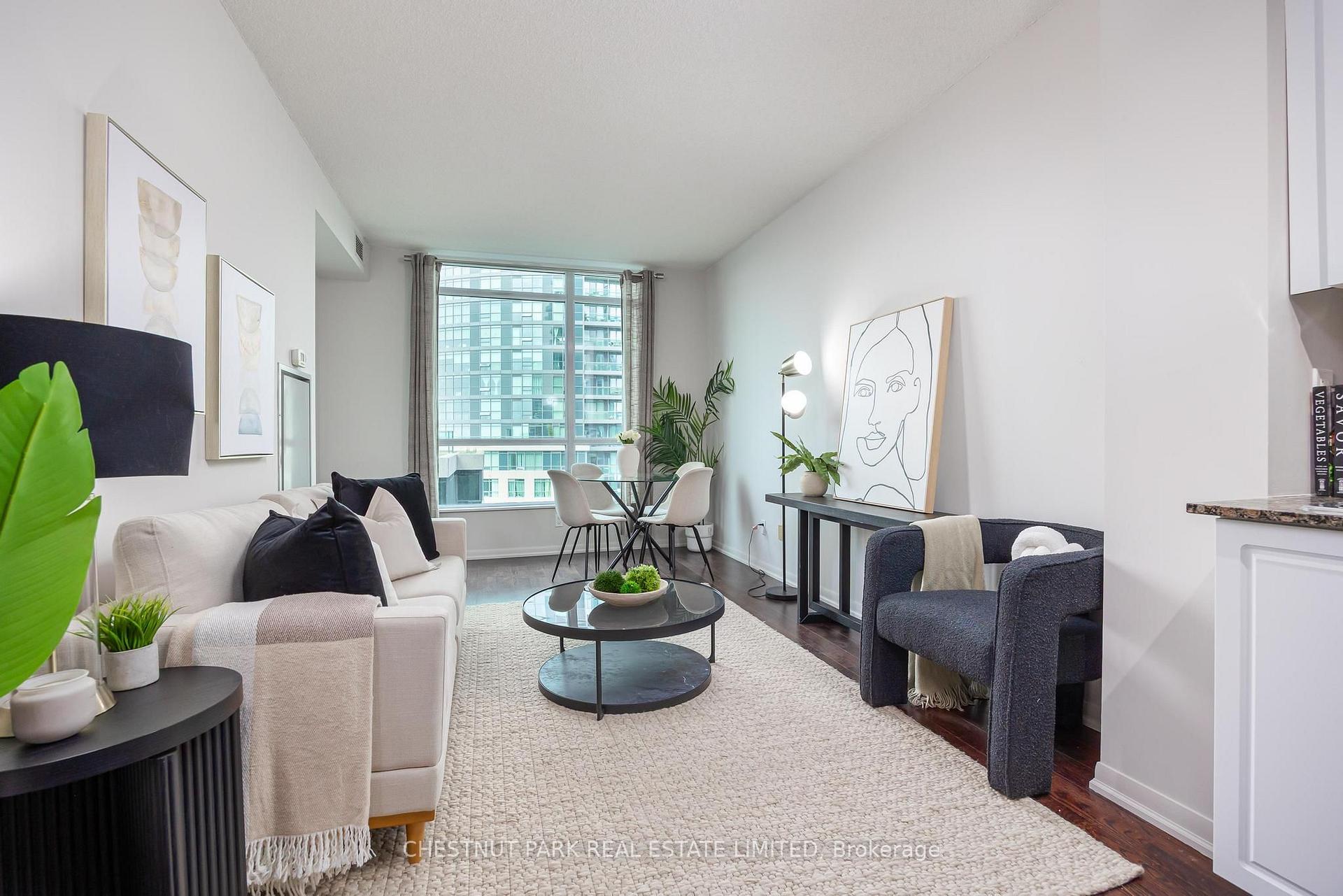 Photo 3 of Unit 808, 215 Fort York Boulevard, Toronto, Niagara — HOMEH