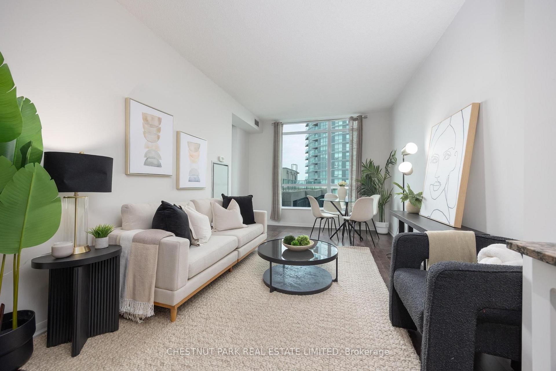 Photo 4 of Unit 808, 215 Fort York Boulevard, Toronto, Niagara — HOMEH