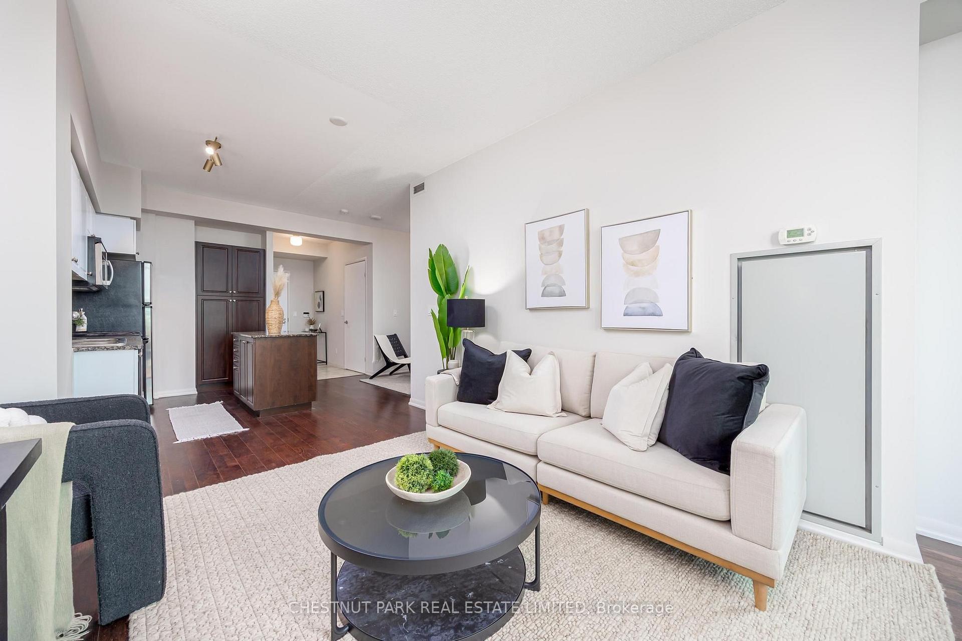 Photo 6 of Unit 808, 215 Fort York Boulevard, Toronto, Niagara — HOMEH