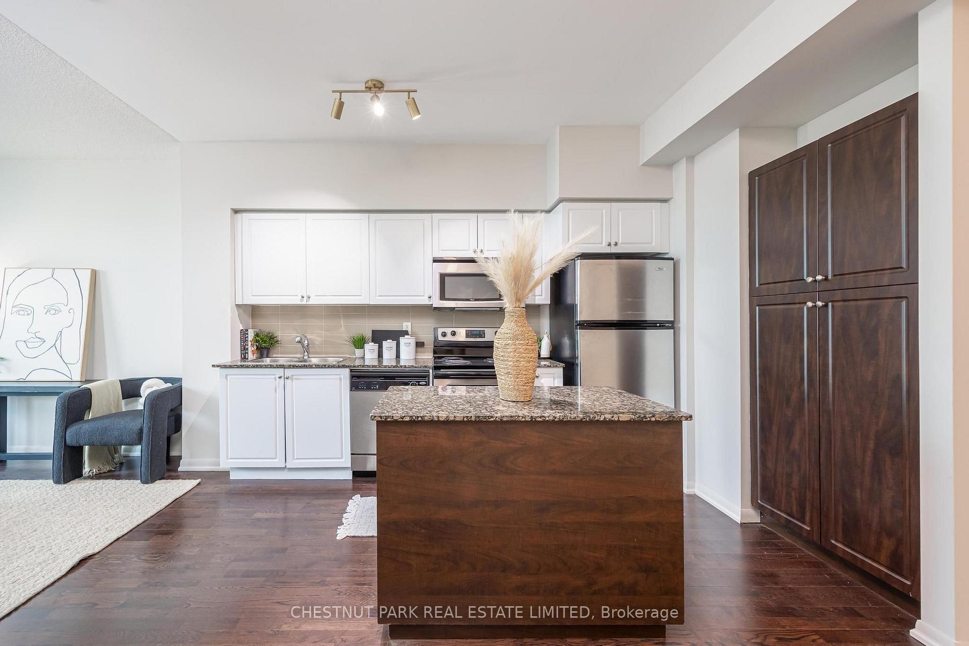 Photo 9 of Unit 808, 215 Fort York Boulevard, Toronto, Niagara — HOMEH