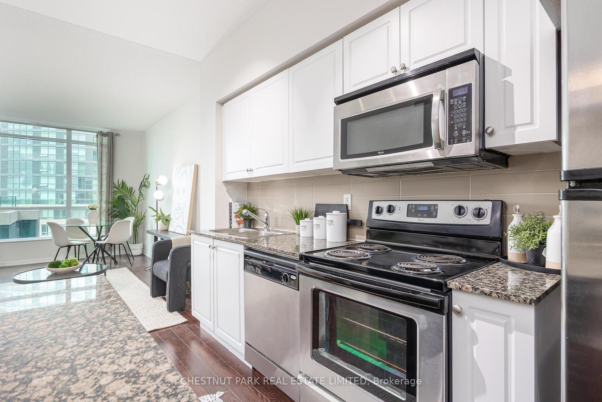Photo 11 of Unit 808, 215 Fort York Boulevard, Toronto, Niagara — HOMEH
