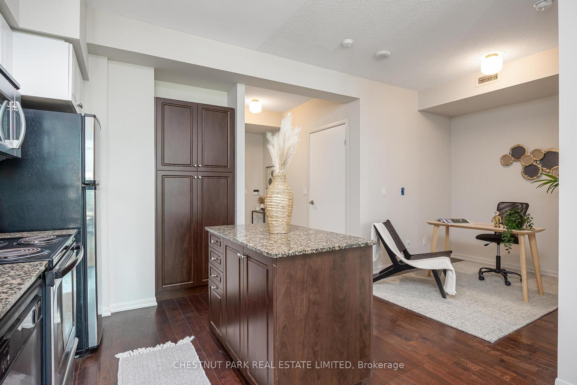 Photo 12 of Unit 808, 215 Fort York Boulevard, Toronto, Niagara — HOMEH