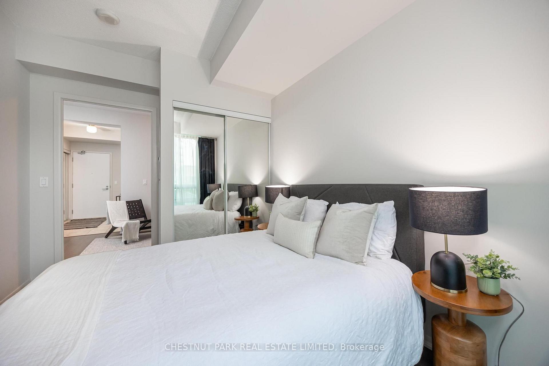 Photo 17 of Unit 808, 215 Fort York Boulevard, Toronto, Niagara — HOMEH