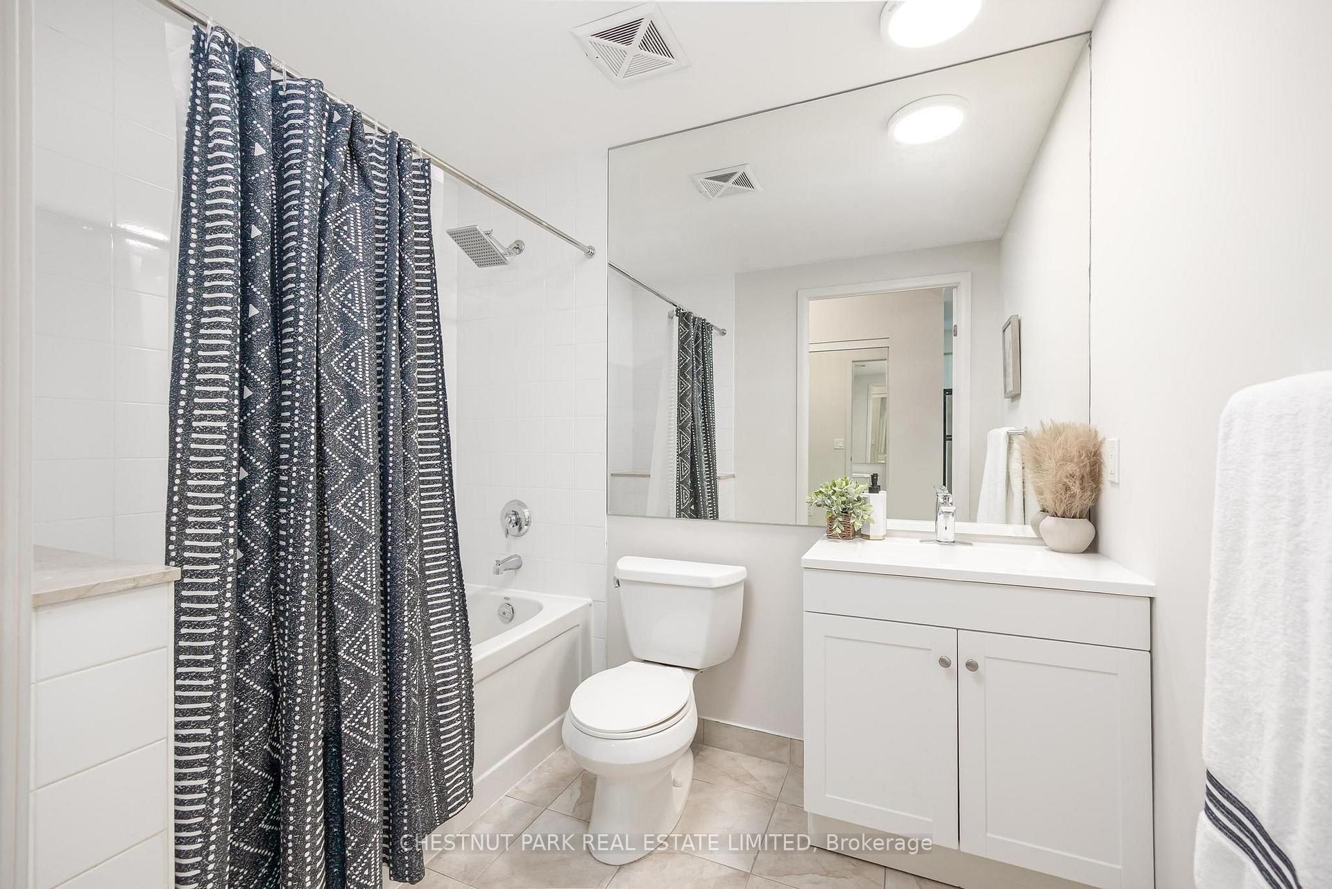 Photo 18 of Unit 808, 215 Fort York Boulevard, Toronto, Niagara — HOMEH