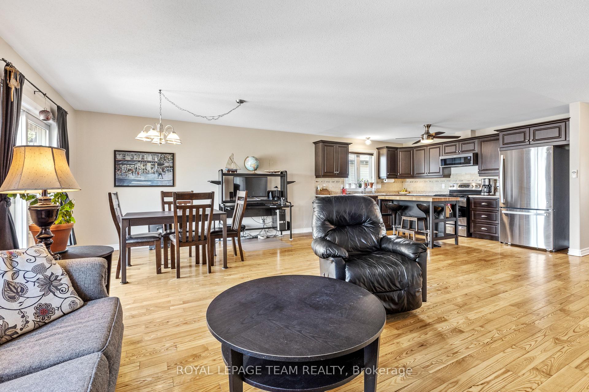 Photo 13 of 141 Raina Way, North Grenville, Kemptville — HOMEH