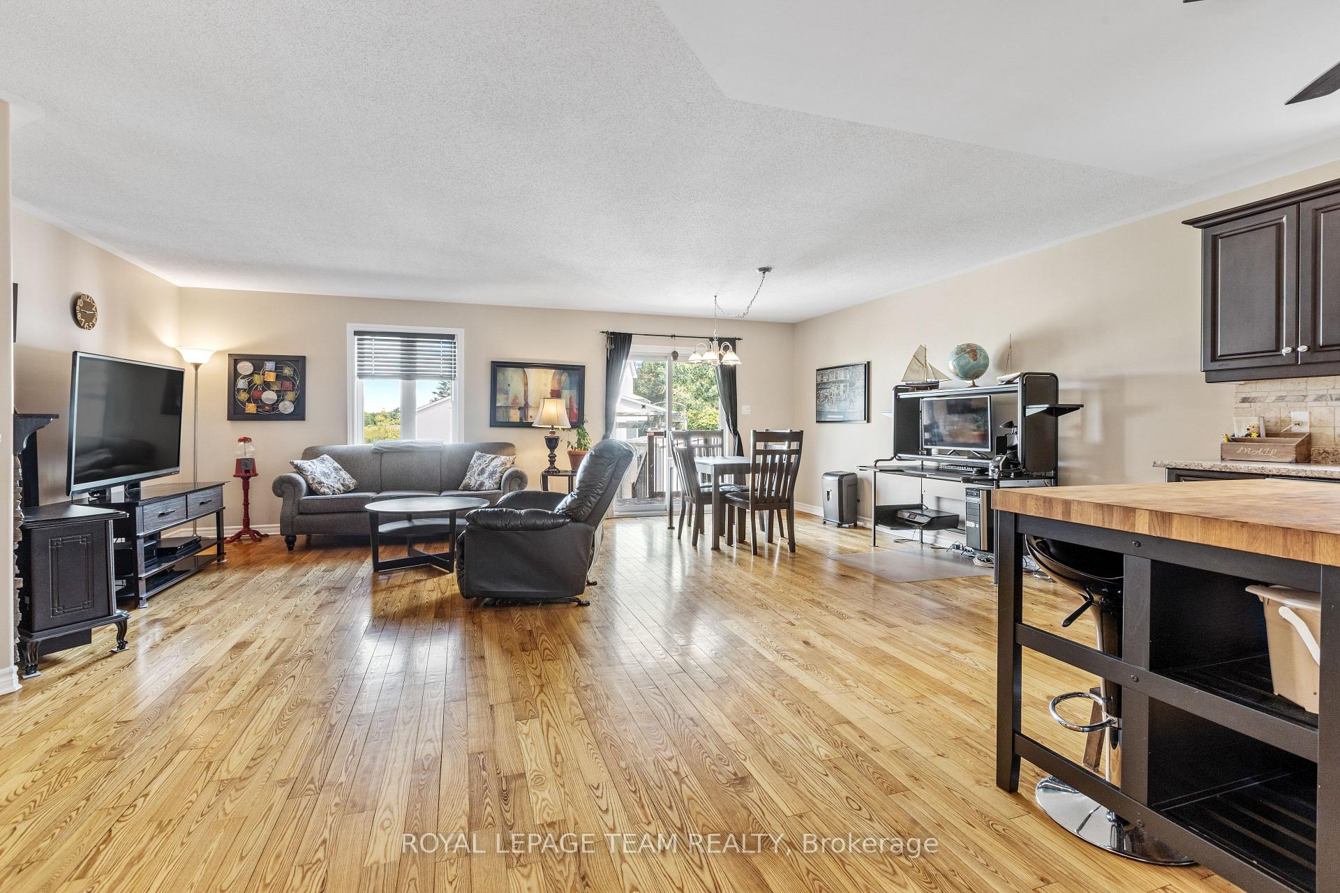 Photo 19 of 141 Raina Way, North Grenville, Kemptville — HOMEH