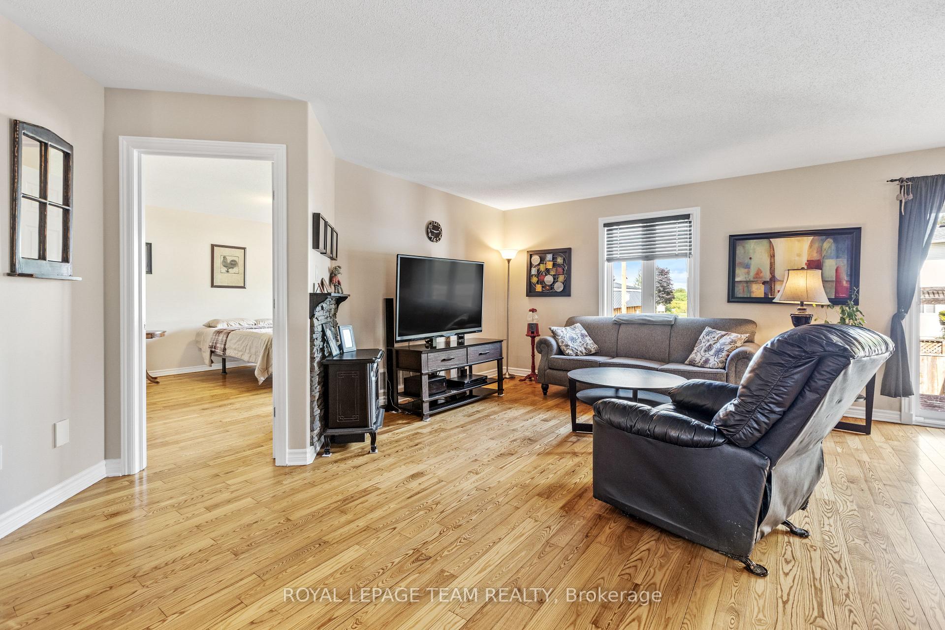 Photo 21 of 141 Raina Way, North Grenville, Kemptville — HOMEH