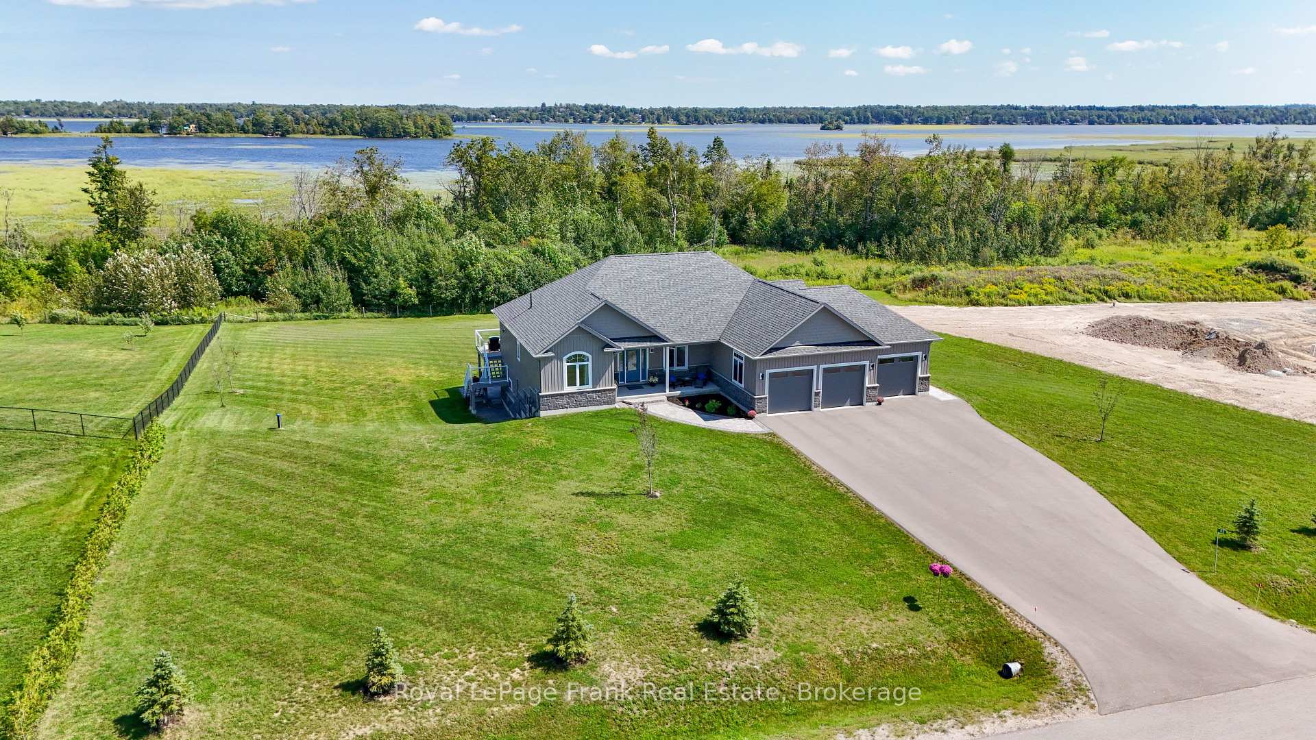 Front of 43 Lakeview Crescent