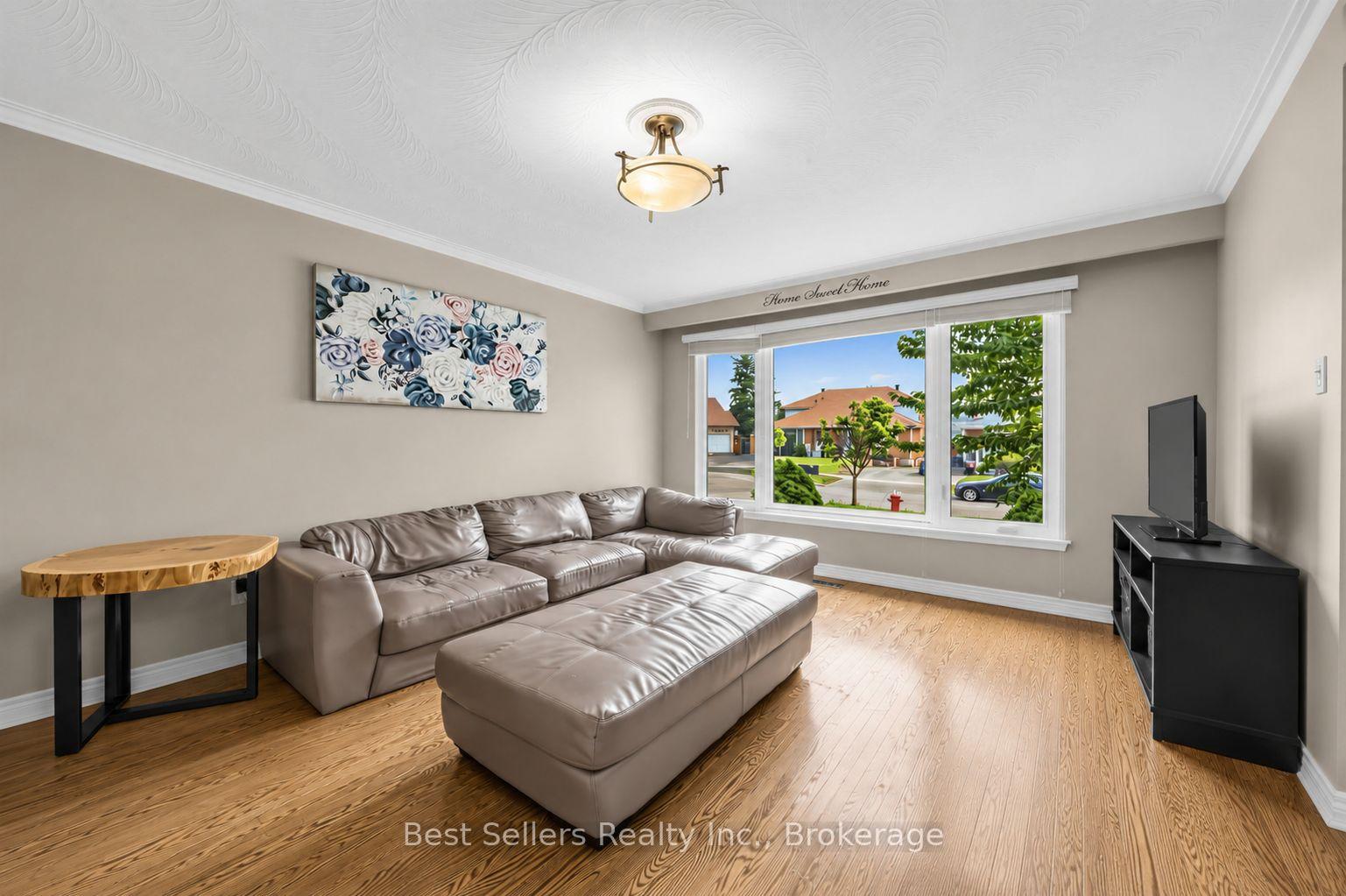 Photo 6 of 3272 Marlene Court, Mississauga, Applewood — HOMEH