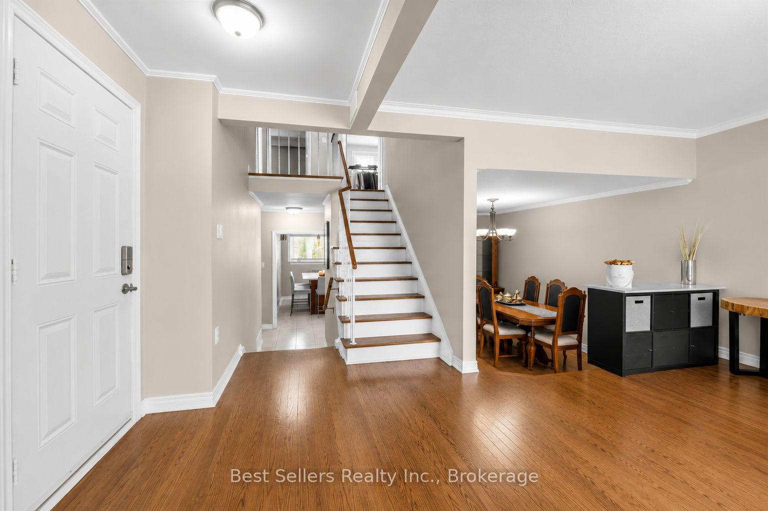 Photo 7 of 3272 Marlene Court, Mississauga, Applewood — HOMEH