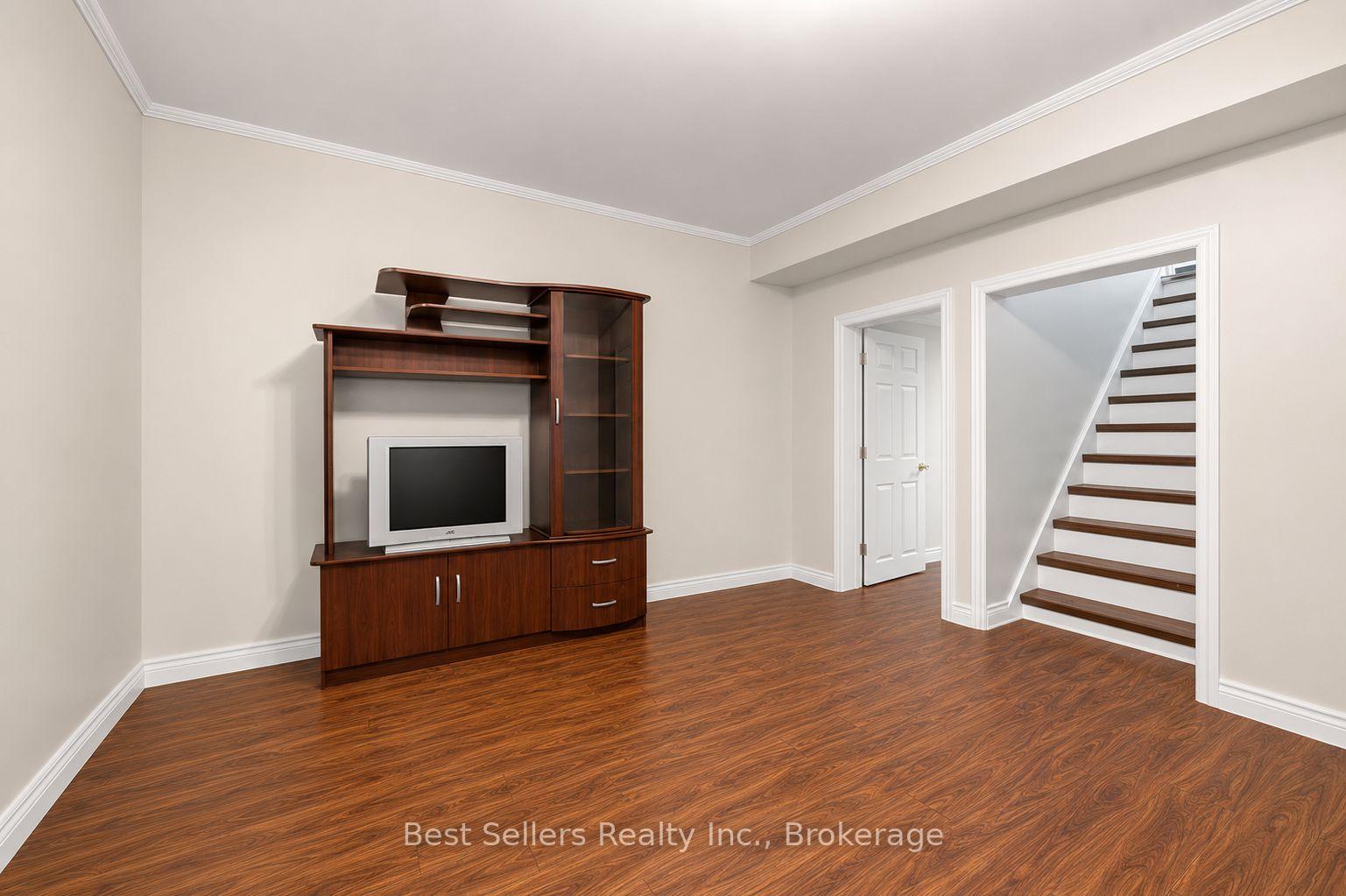 Photo 17 of 3272 Marlene Court, Mississauga, Applewood — HOMEH