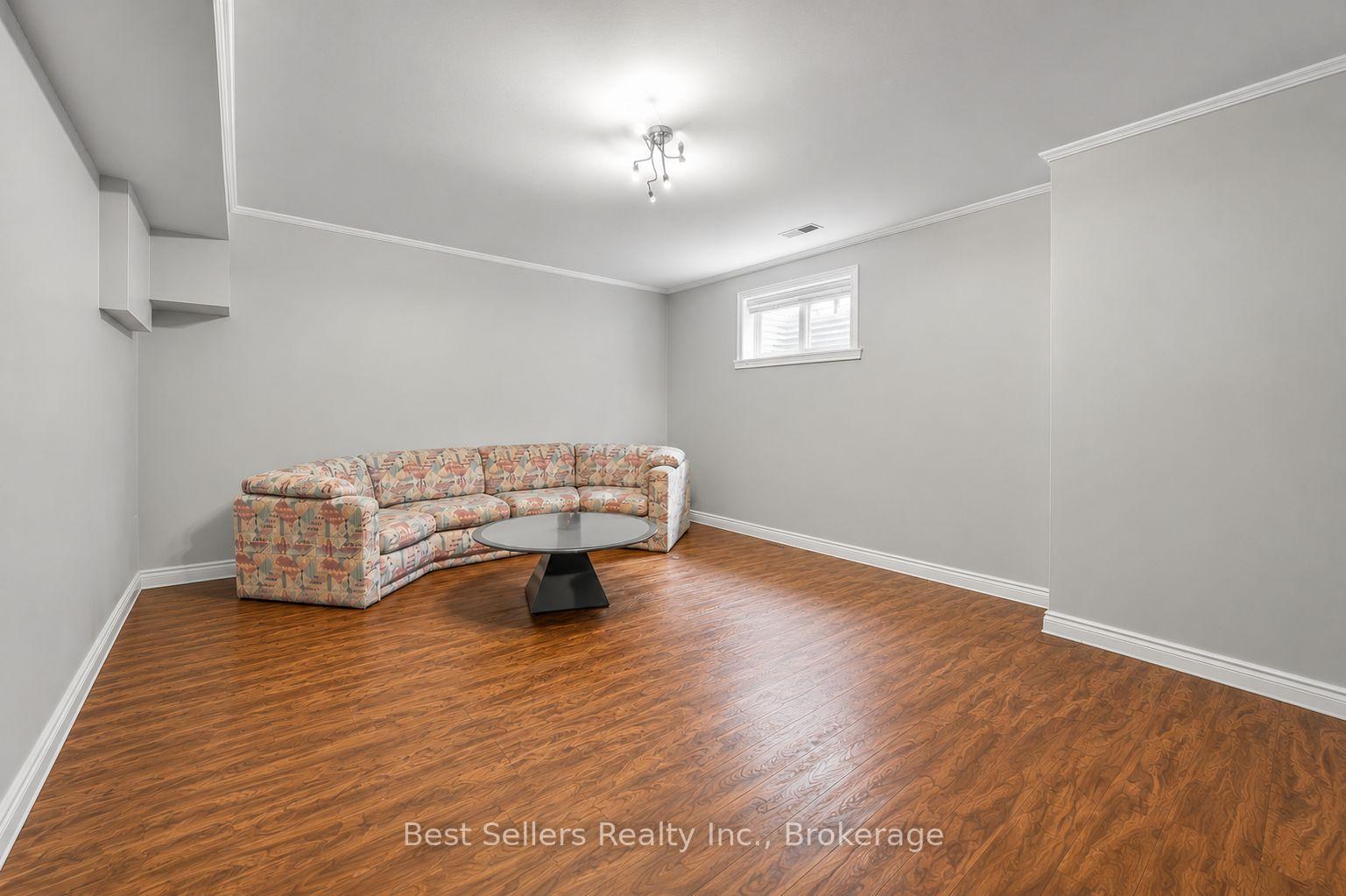 Photo 18 of 3272 Marlene Court, Mississauga, Applewood — HOMEH