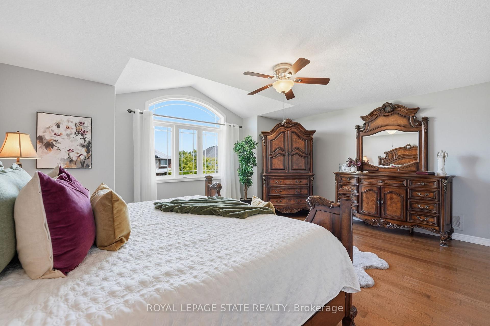 Photo 20 of 4896 Alexandra Avenue, Lincoln, Beamsville — HOMEH