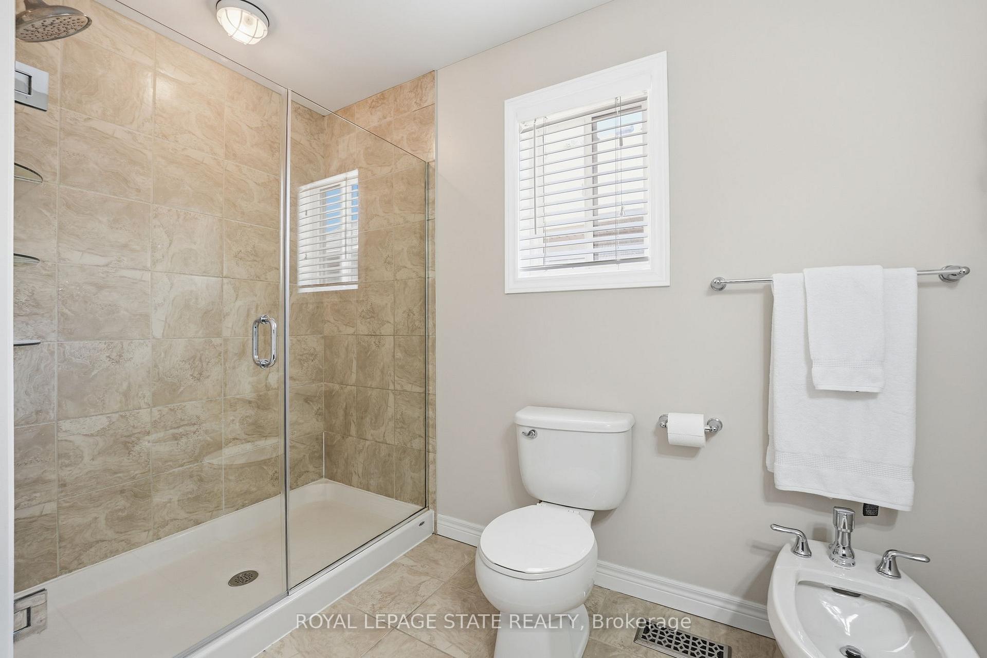 Photo 22 of 4896 Alexandra Avenue, Lincoln, Beamsville — HOMEH