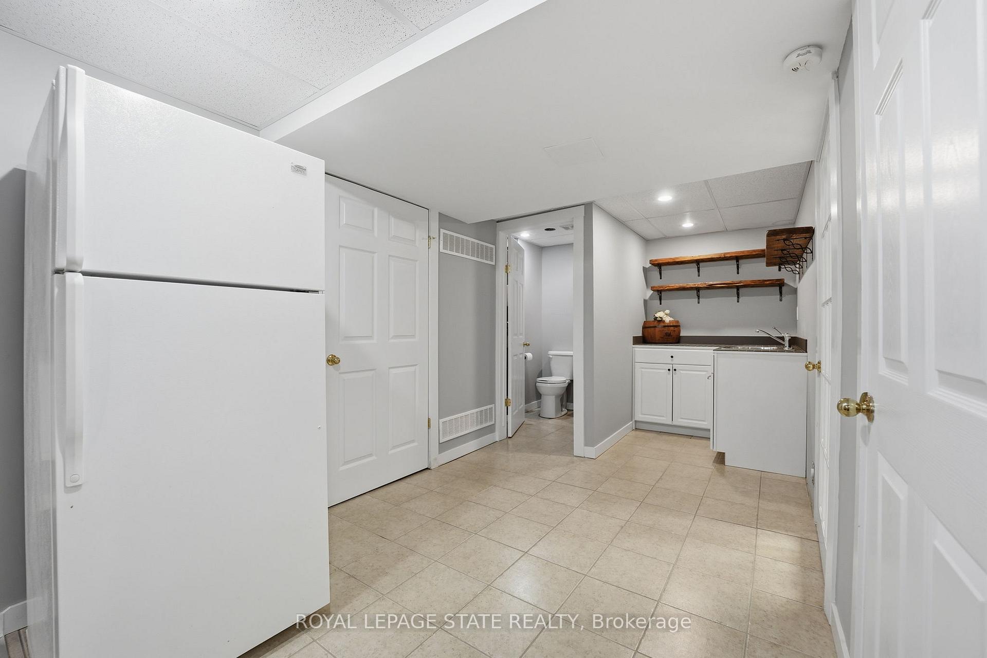 Photo 31 of 4896 Alexandra Avenue, Lincoln, Beamsville — HOMEH