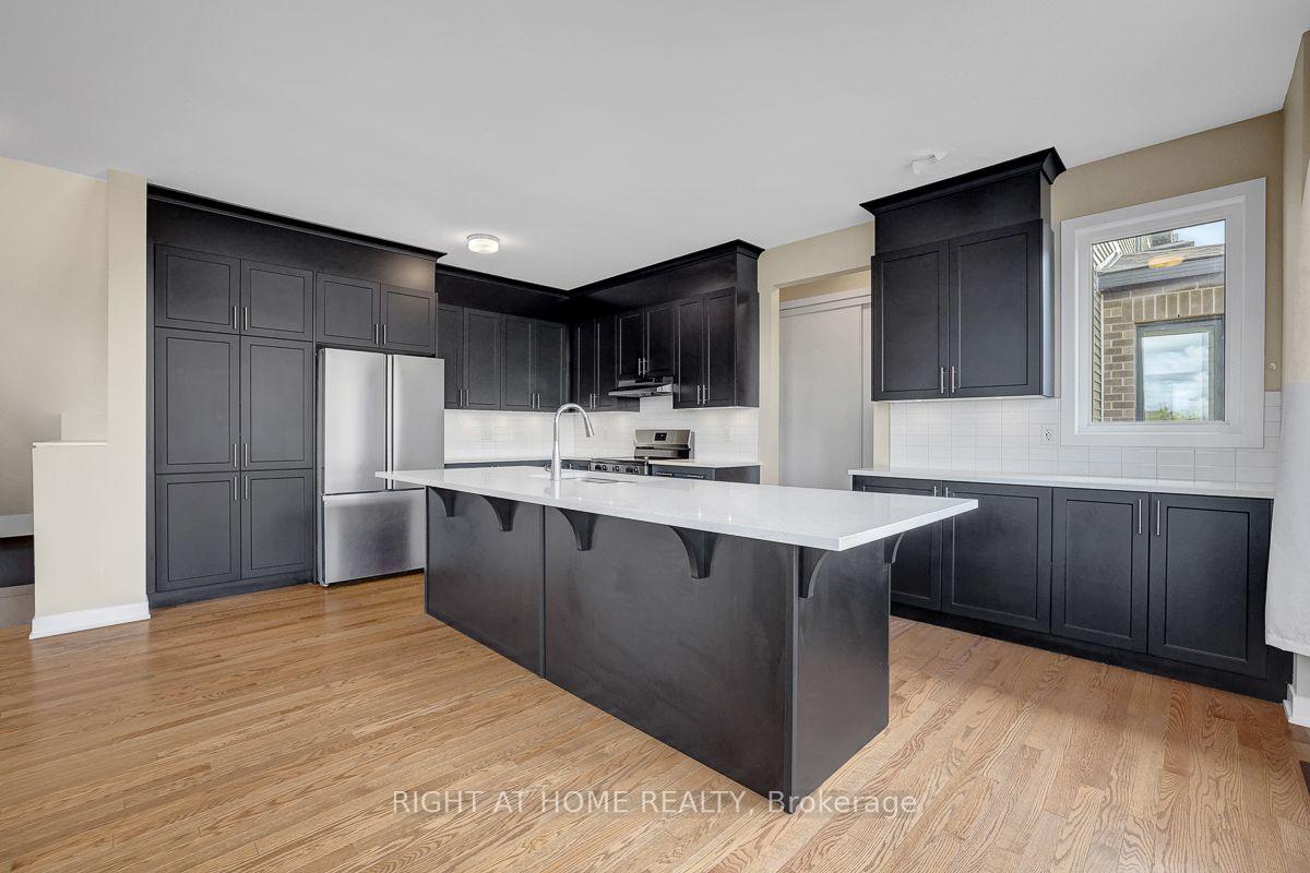 Photo 11 of 218 Conservancy Drive, Ottawa, Barrhaven - Heritage Park — HOMEH
