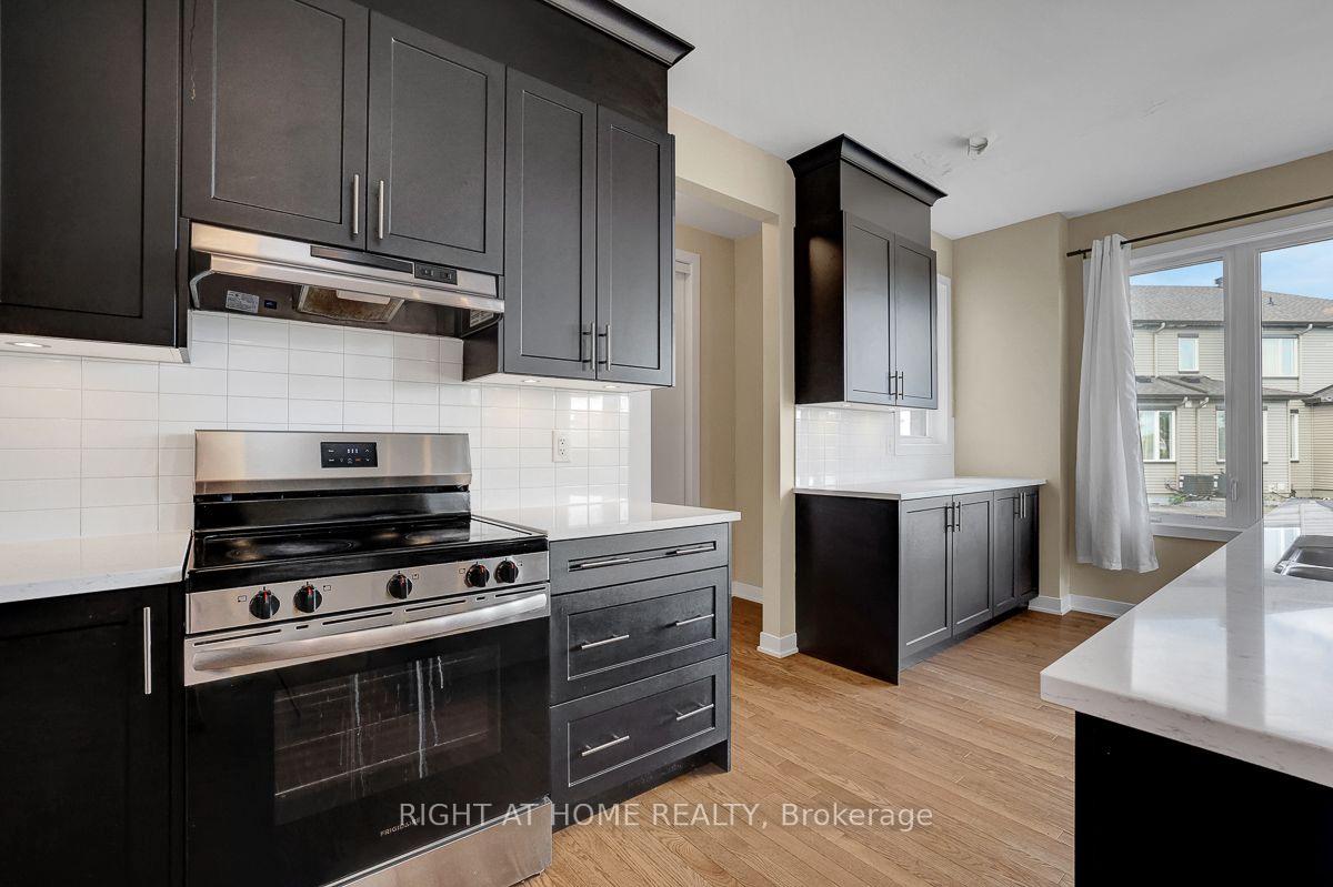 Photo 14 of 218 Conservancy Drive, Ottawa, Barrhaven - Heritage Park — HOMEH