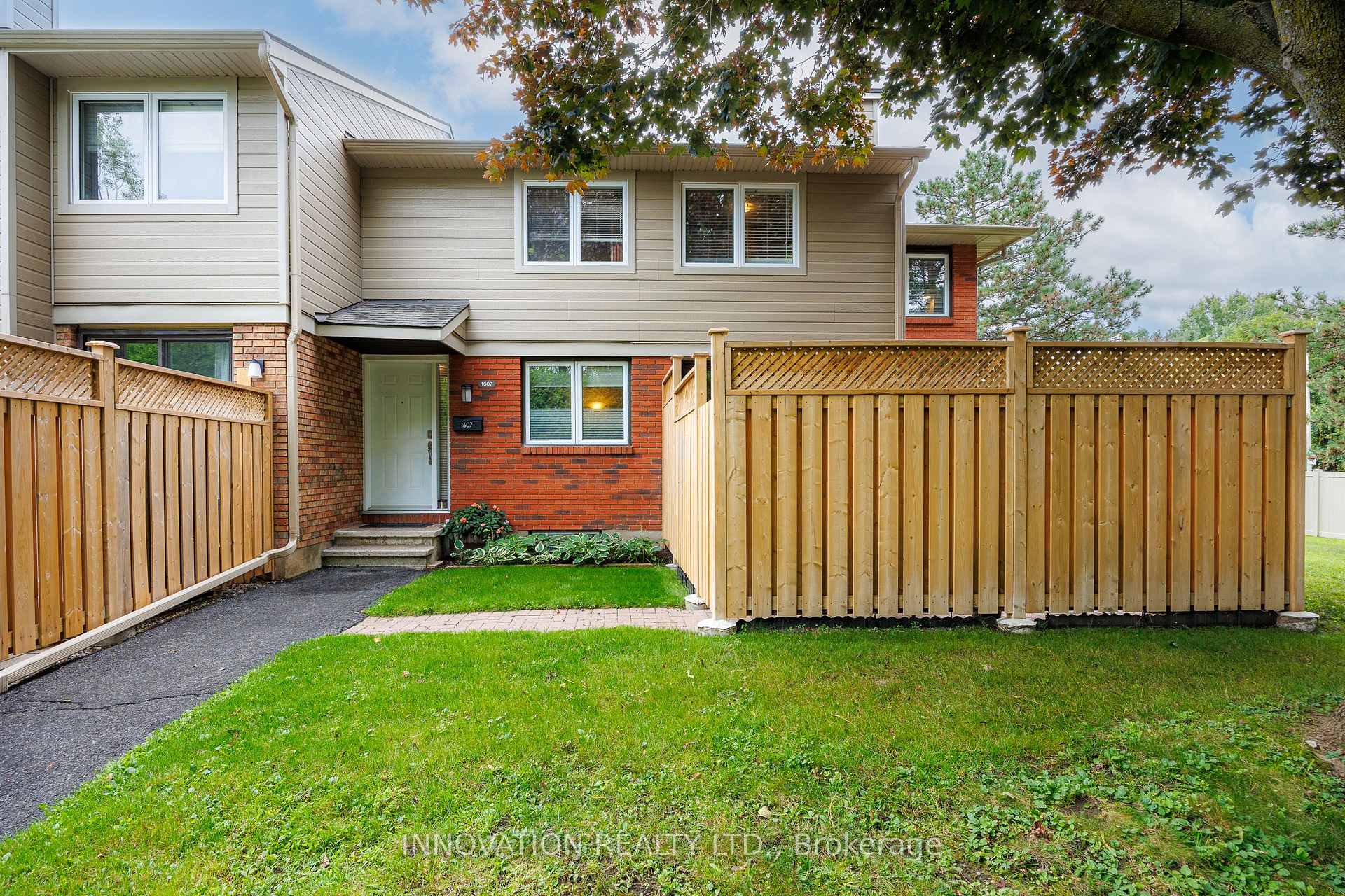 Front of Unit 45, 1607 Sommet Place