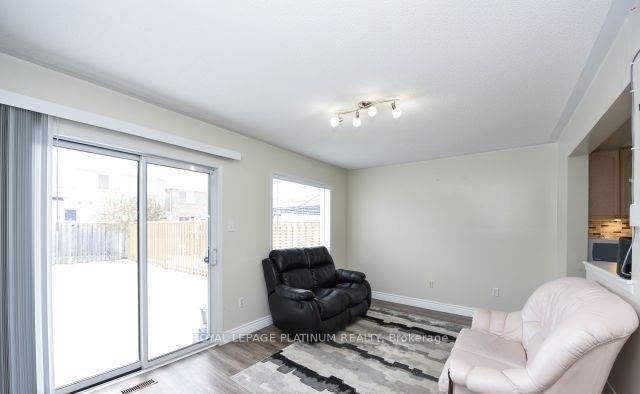 Photo 4 of 80 Lake Louise Drive, Brampton, Fletcher's Meadow — HOMEH