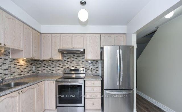 Photo 7 of 80 Lake Louise Drive, Brampton, Fletcher's Meadow — HOMEH